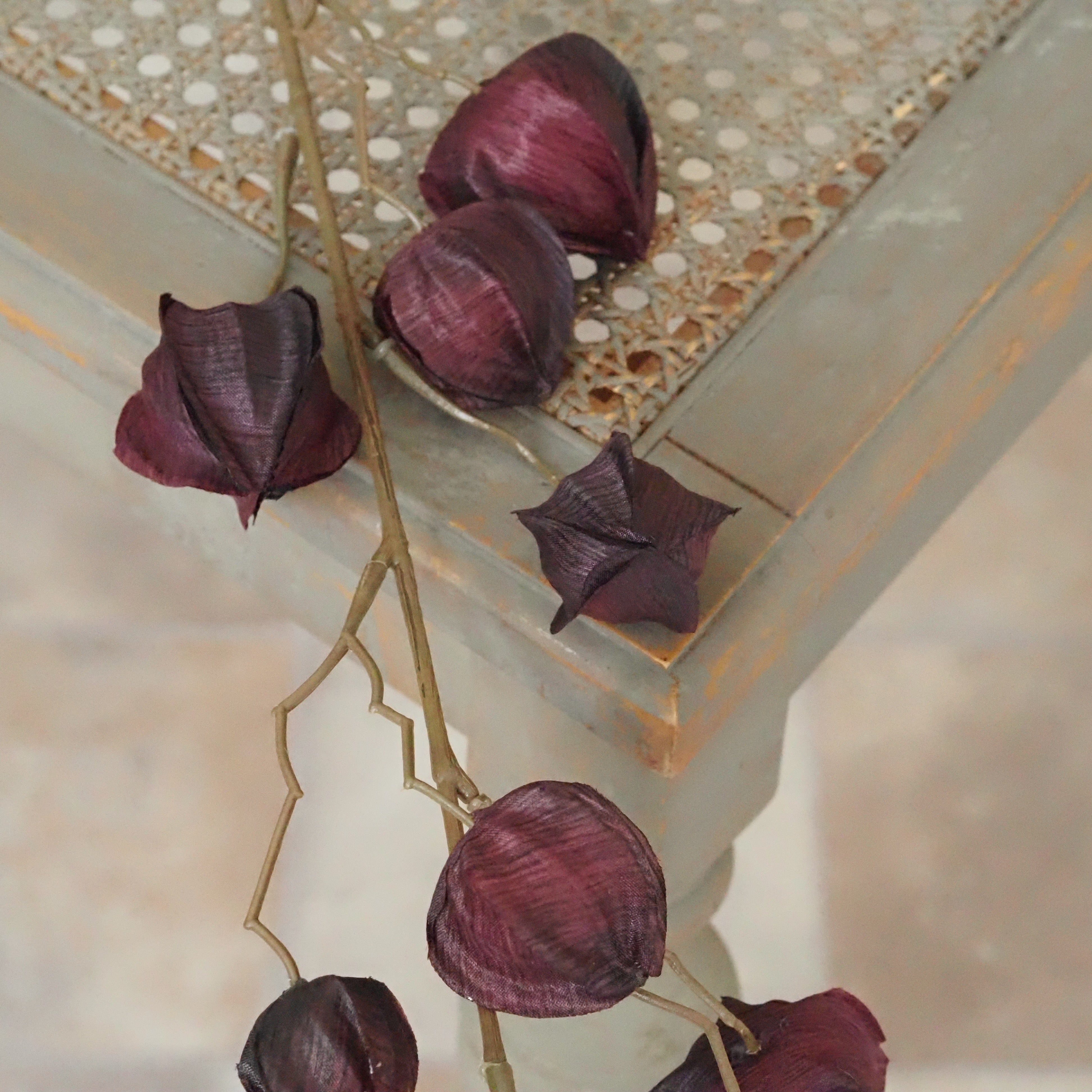 Physalis Zweig Aubergine · Lampions Seidenoptik Herbstdeko