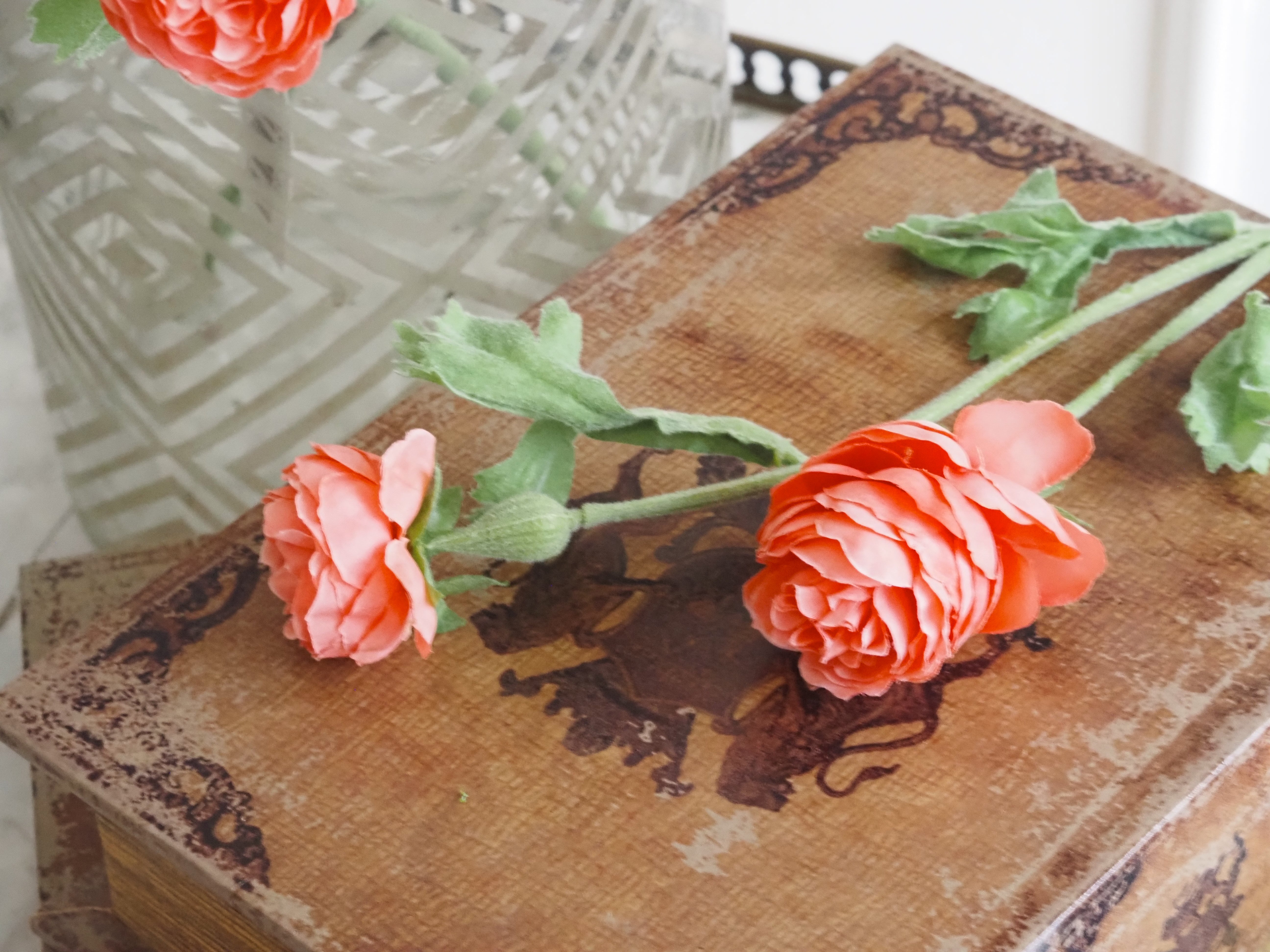 Ranunkelzweig · Pfirsichfarbene Kunstblüte · Florale Dekoration Kunstblumen