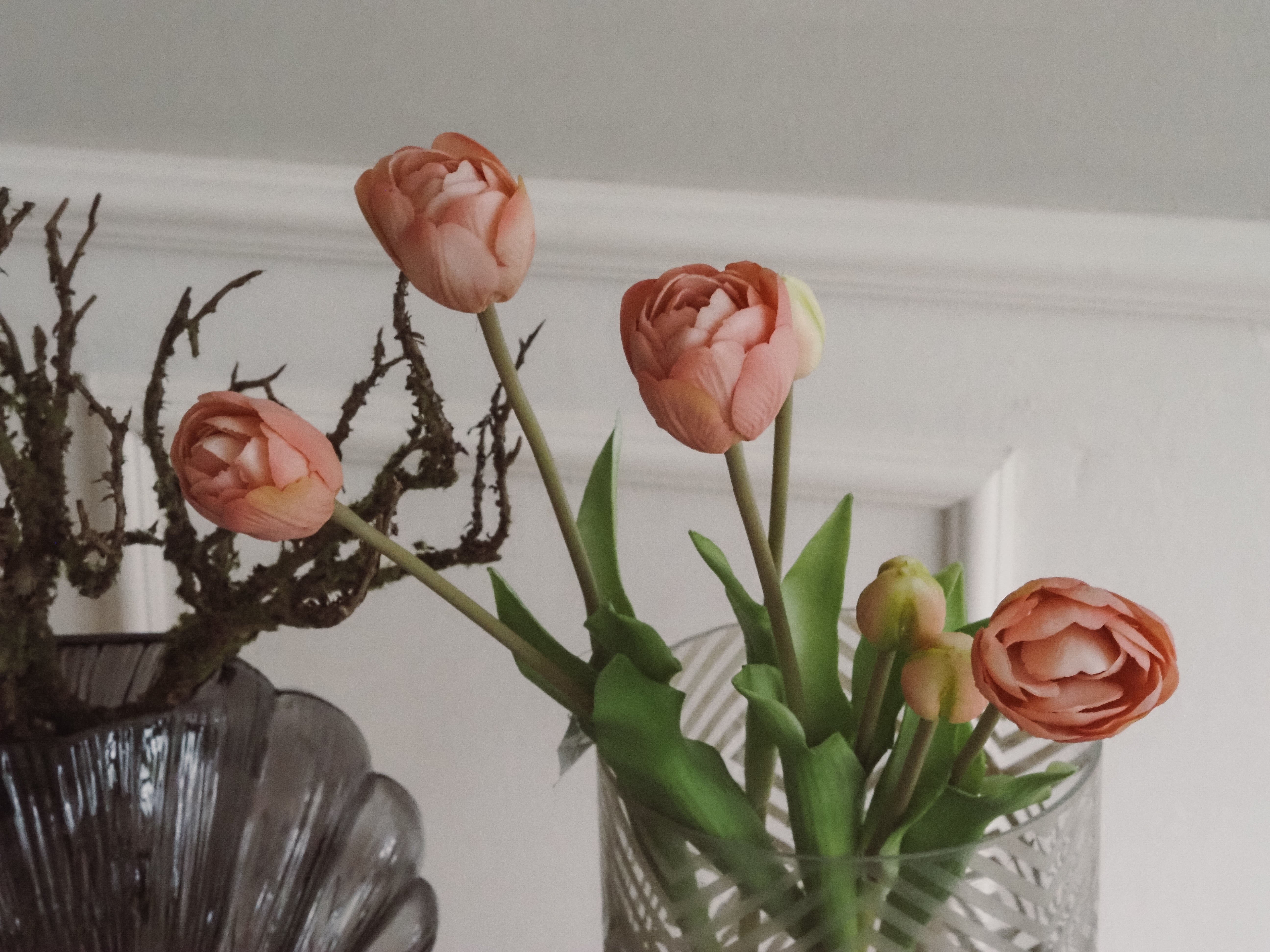 Tulpenbund Rosé · dekorativer Tulpenzweig im botanischen Stil