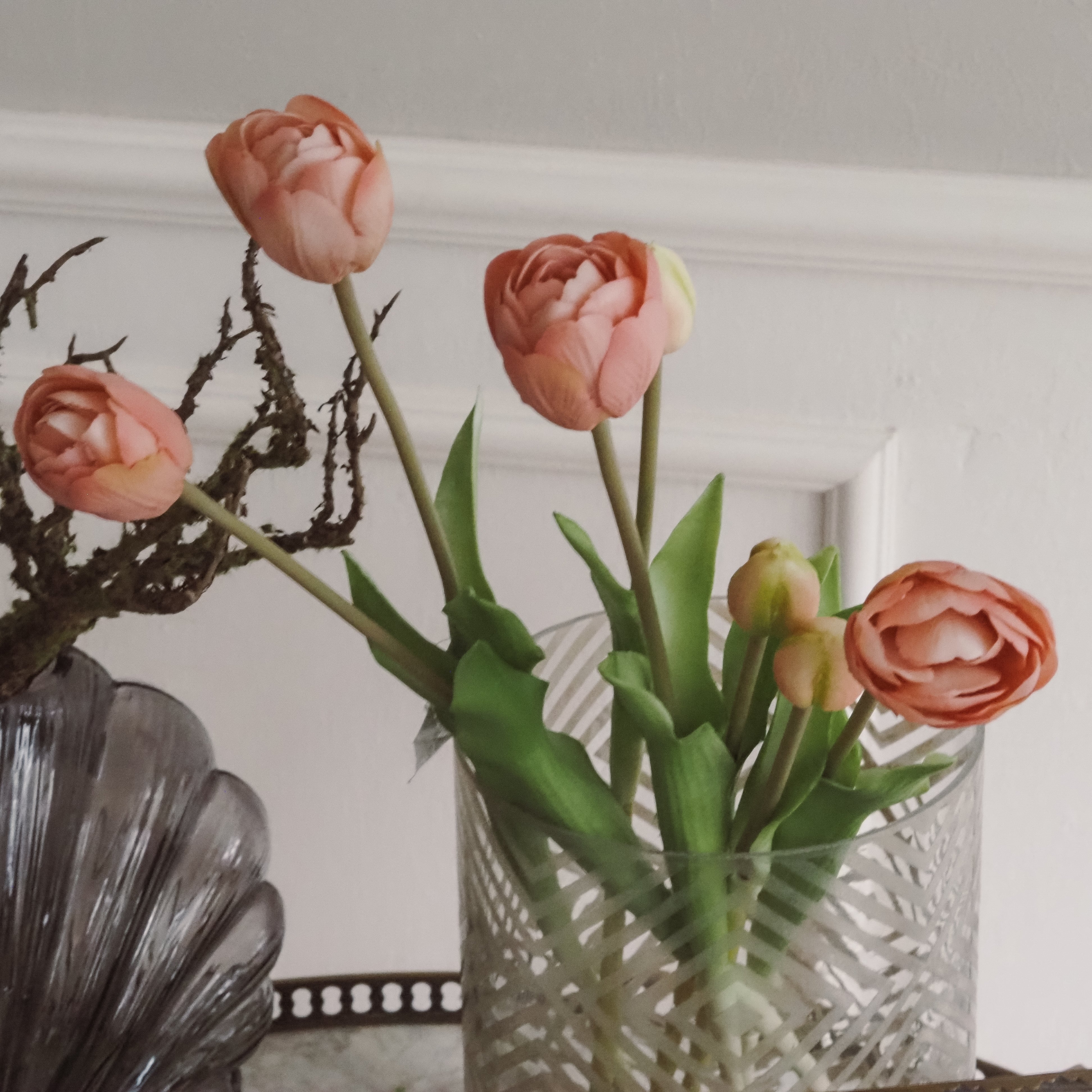 Tulpenbund Rosé · dekorativer Tulpenzweig im botanischen Stil