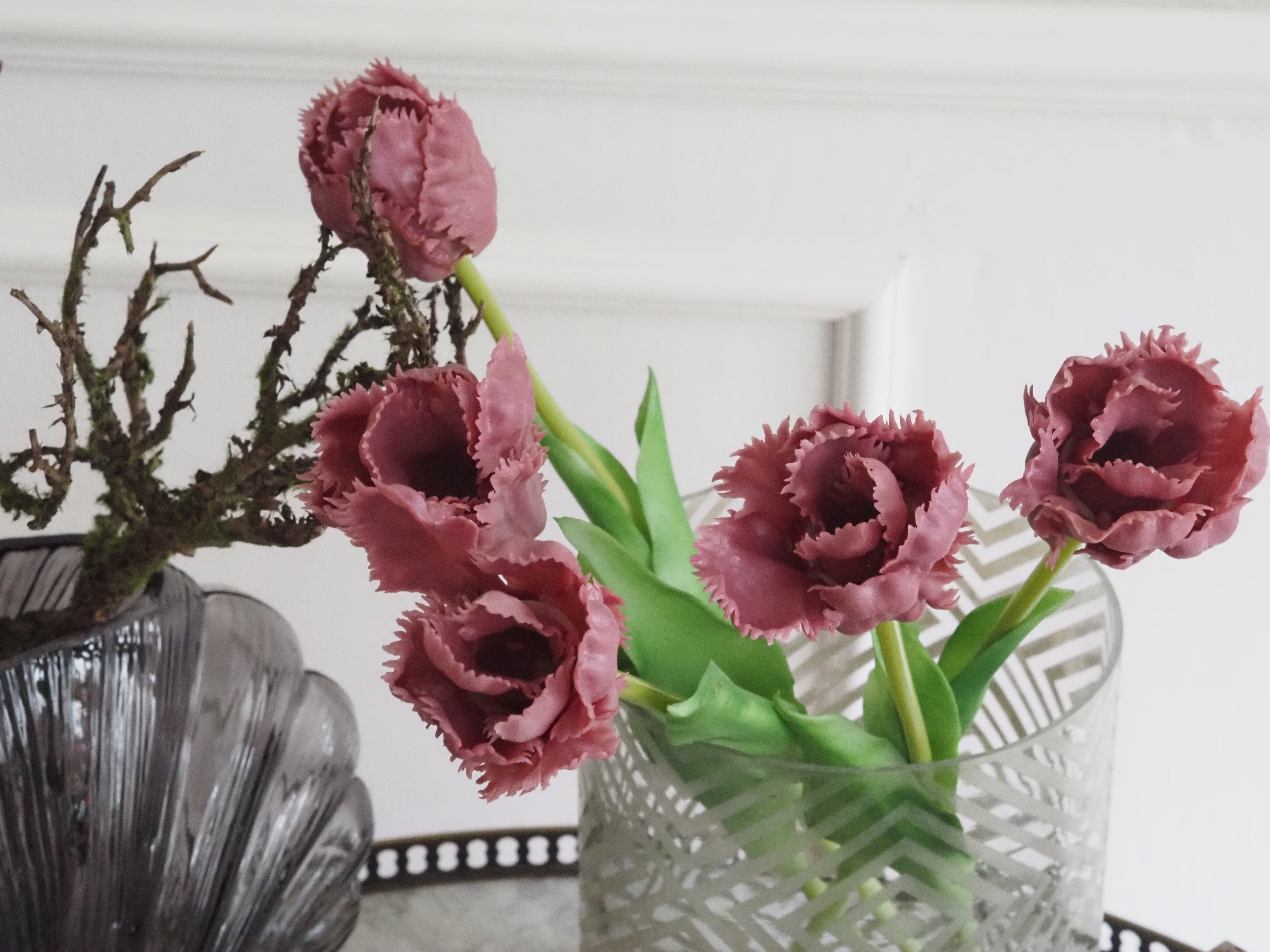 Papagei-Tulpen Bündel · dekorative Frühlingsblüten in dunklem Rosa, Kunstblumen