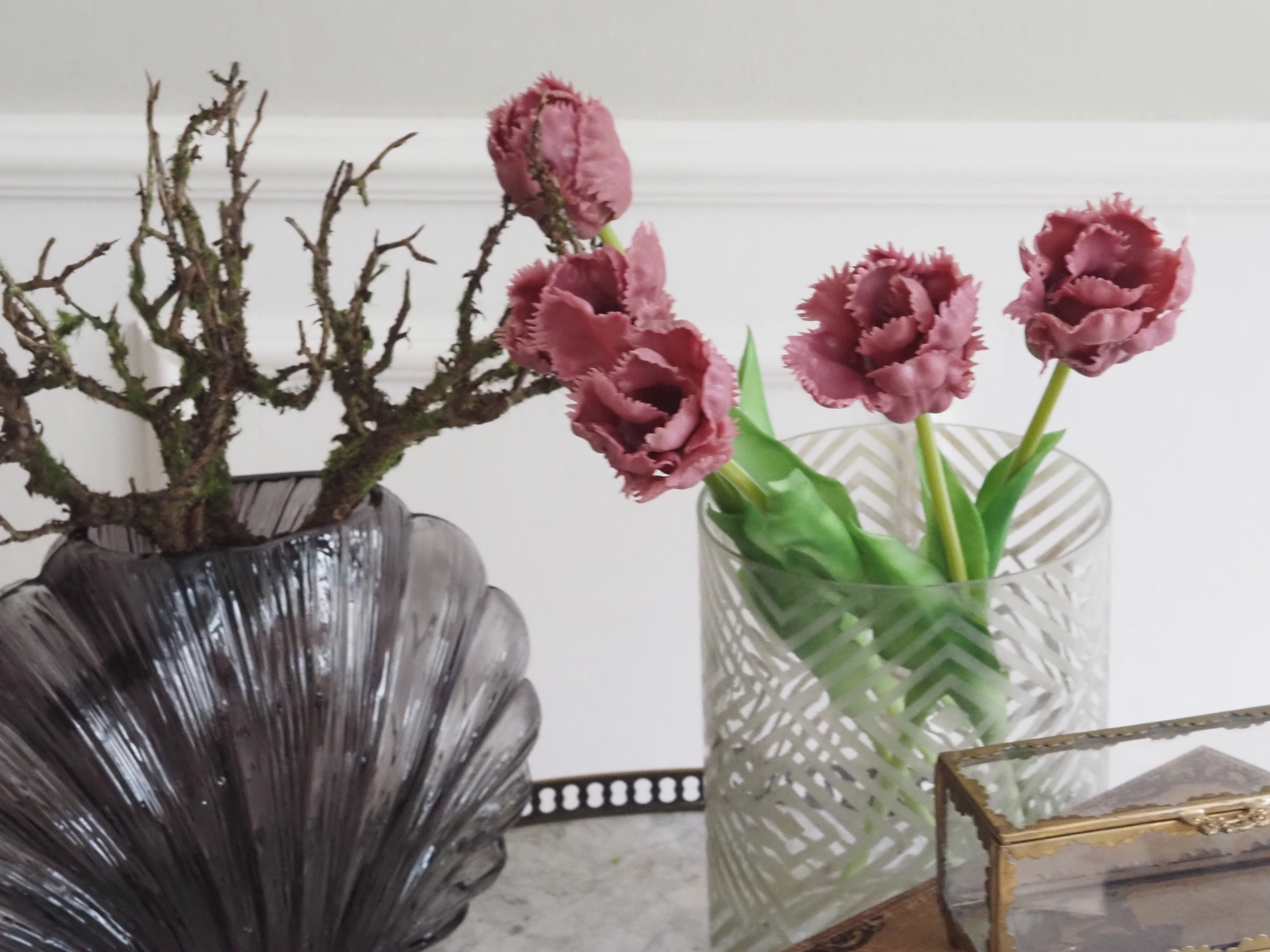 Papagei-Tulpen Bündel · dekorative Frühlingsblüten in dunklem Rosa, Kunstblumen