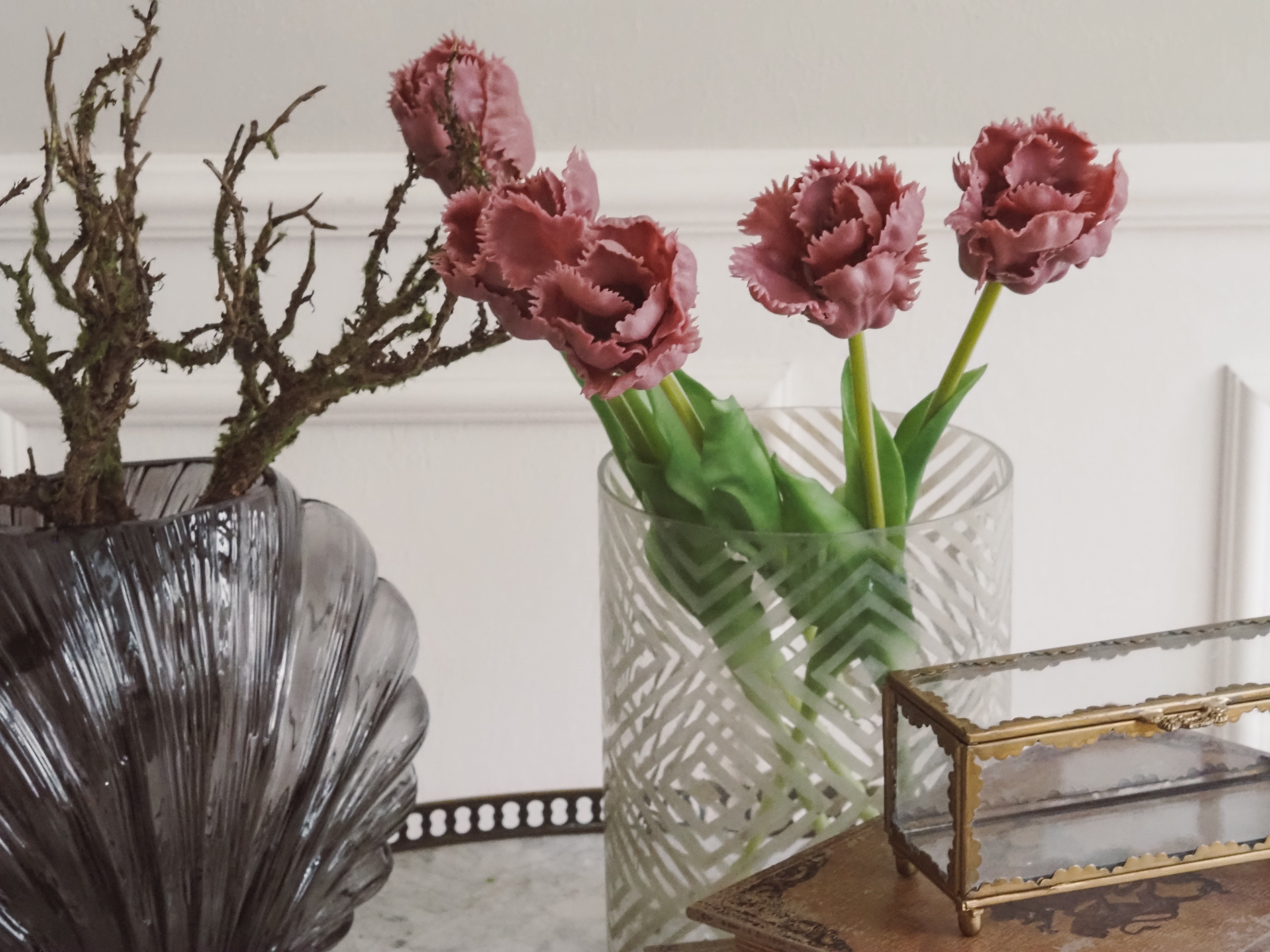 Papagei-Tulpen Bündel · dekorative Frühlingsblüten in dunklem Rosa, Kunstblumen