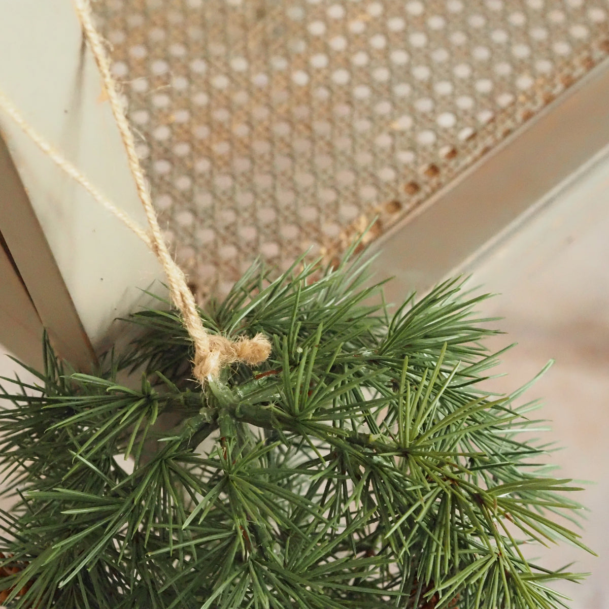 Lärchenhänger Grün · Nadelzweig Zapfen Winterdekoration