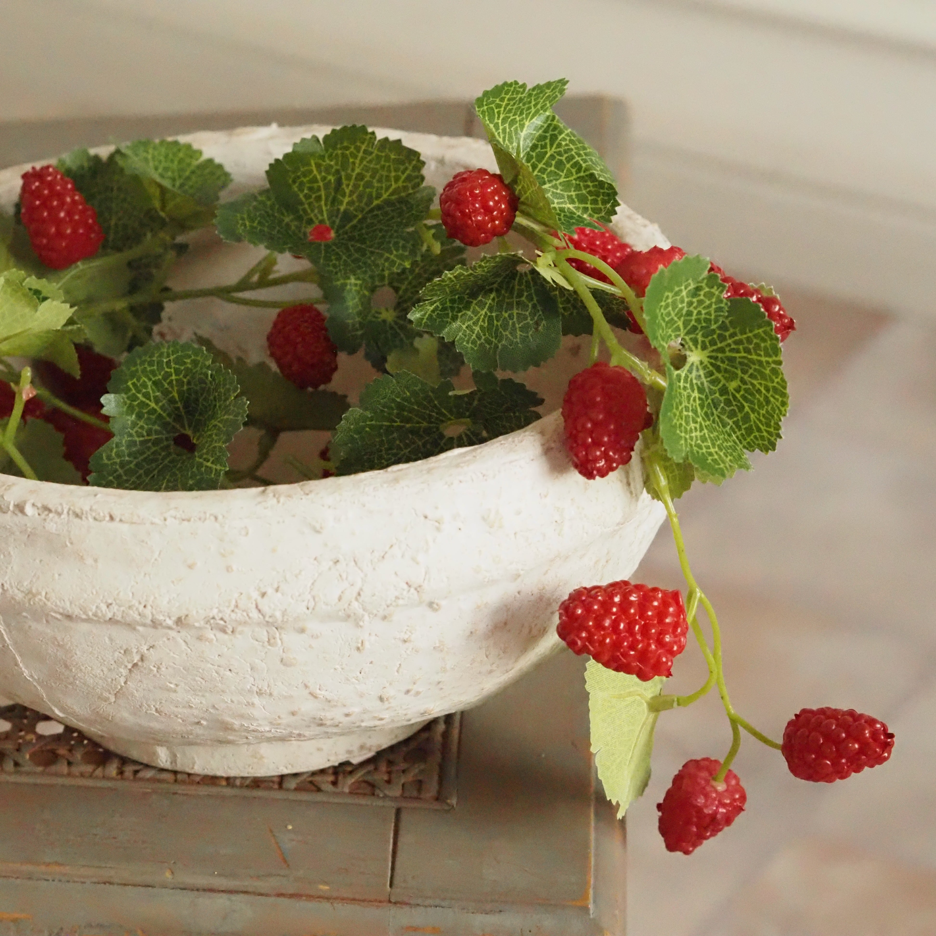 Himbeer-Girlande Rot · Fruchtranke mit textilem Blattwerk
