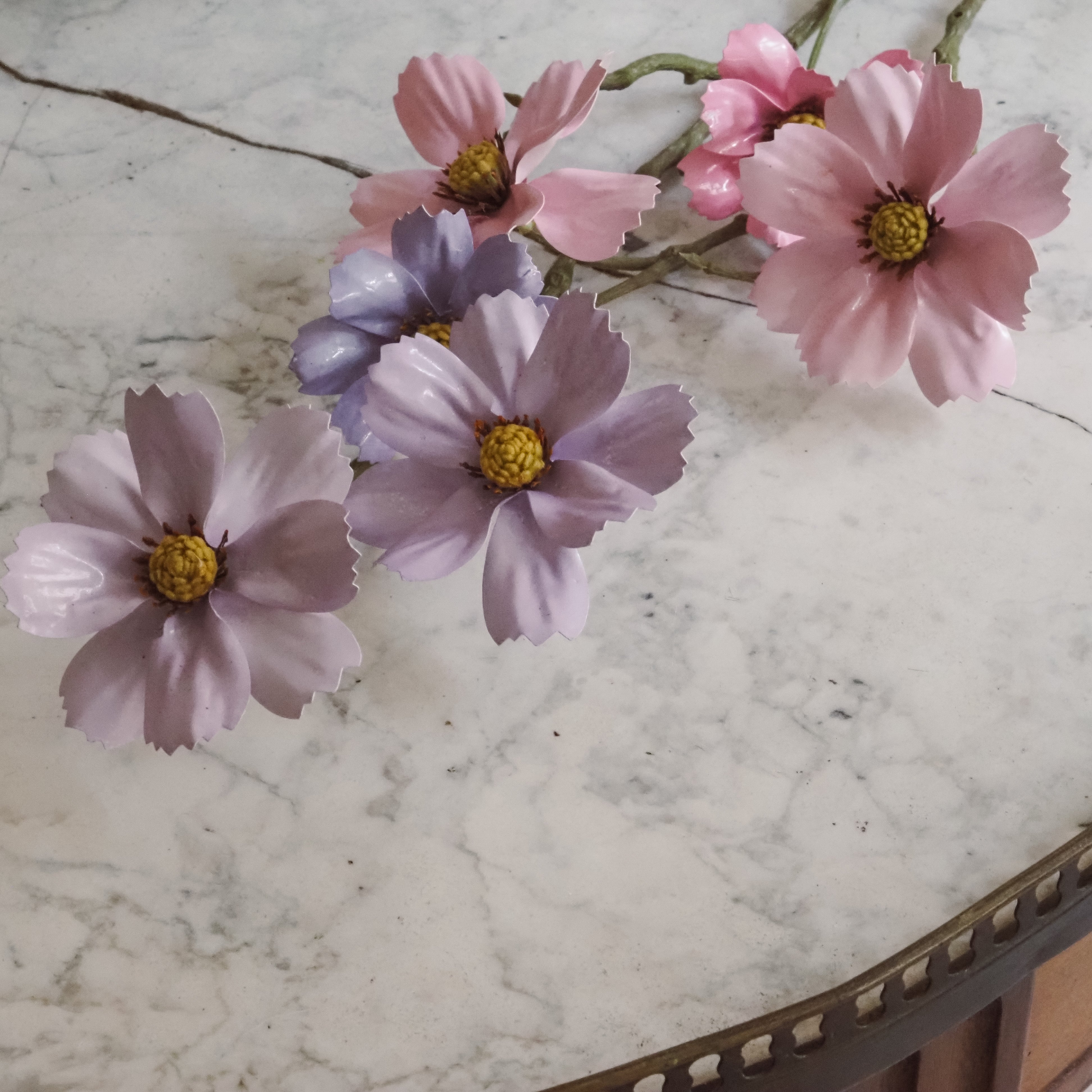Cosmea Blütenzweig · dekorativer Pick im floralen Stil, Kunstblumen Frühling