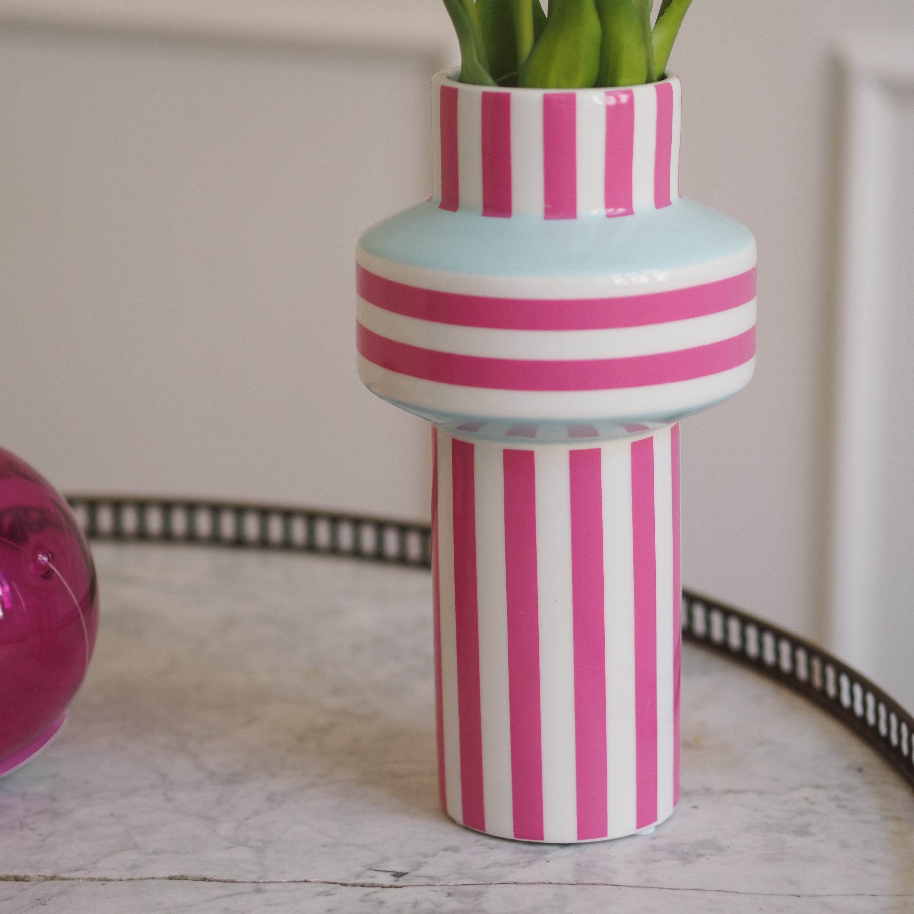 Keramikvase in pink weiß mint · Postmoderne Farbgestaltung / skulpturale Form / Blumenvase
