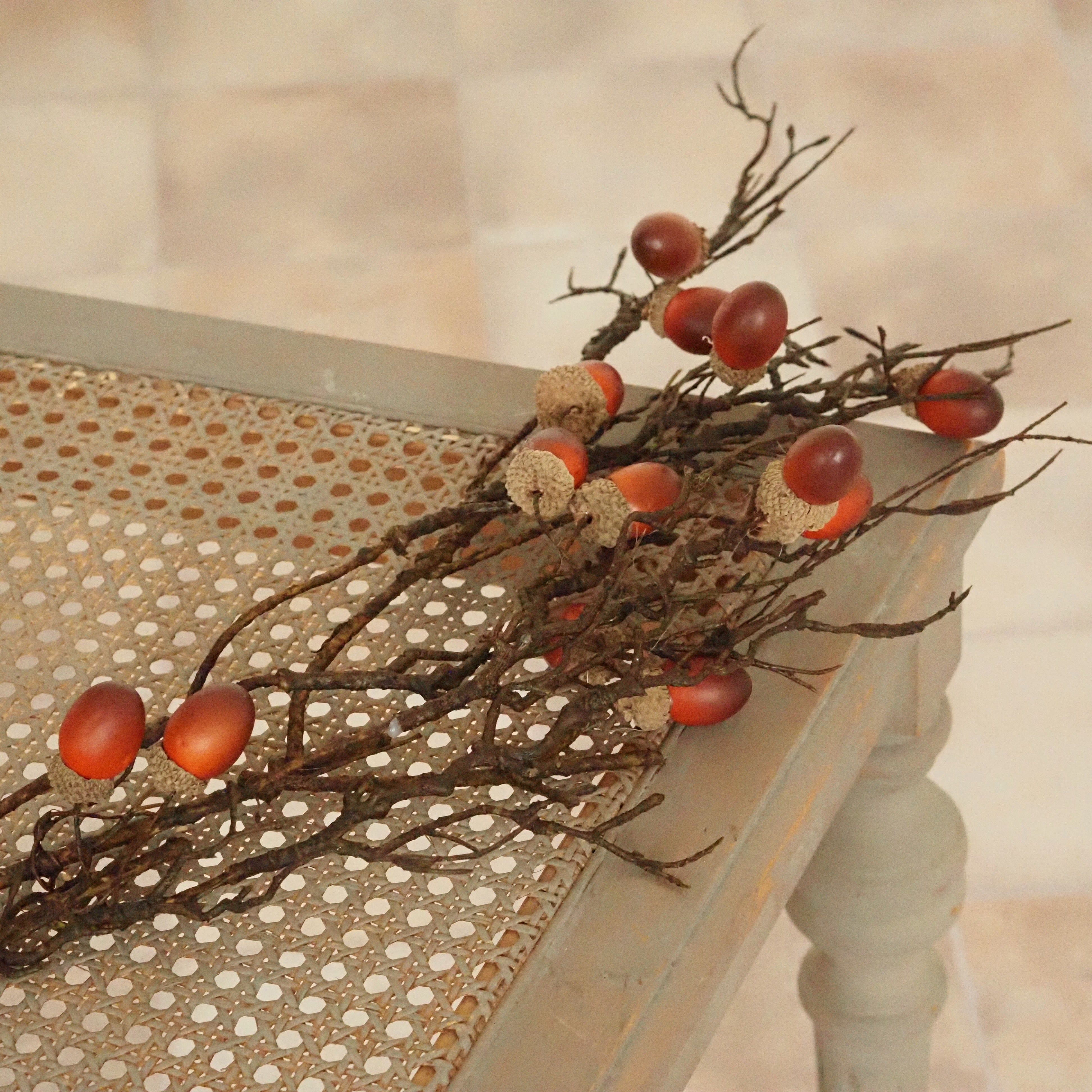Dekozweig Eicheln · Naturholz herbstlich braun-orange