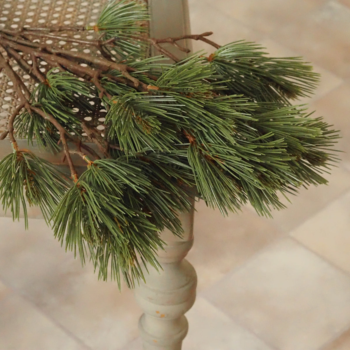 Kiefernzweig Graugrün · Biegbare Winterdeko 6er-Set