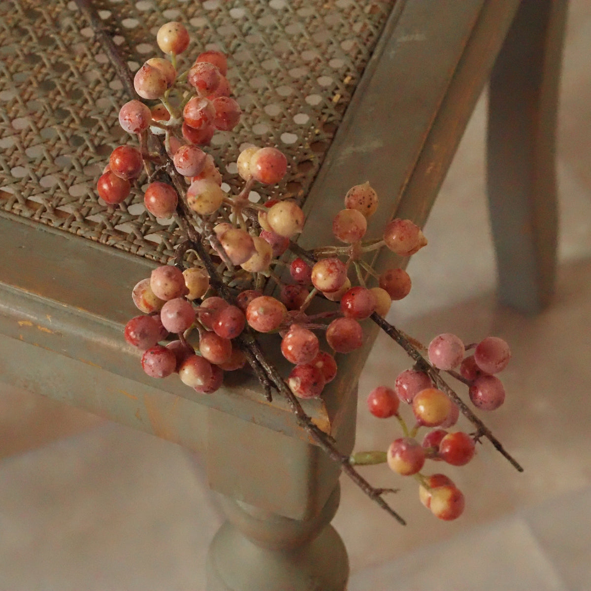 Beerenzweig Rosérot · Naturnahe Herbstdekoration