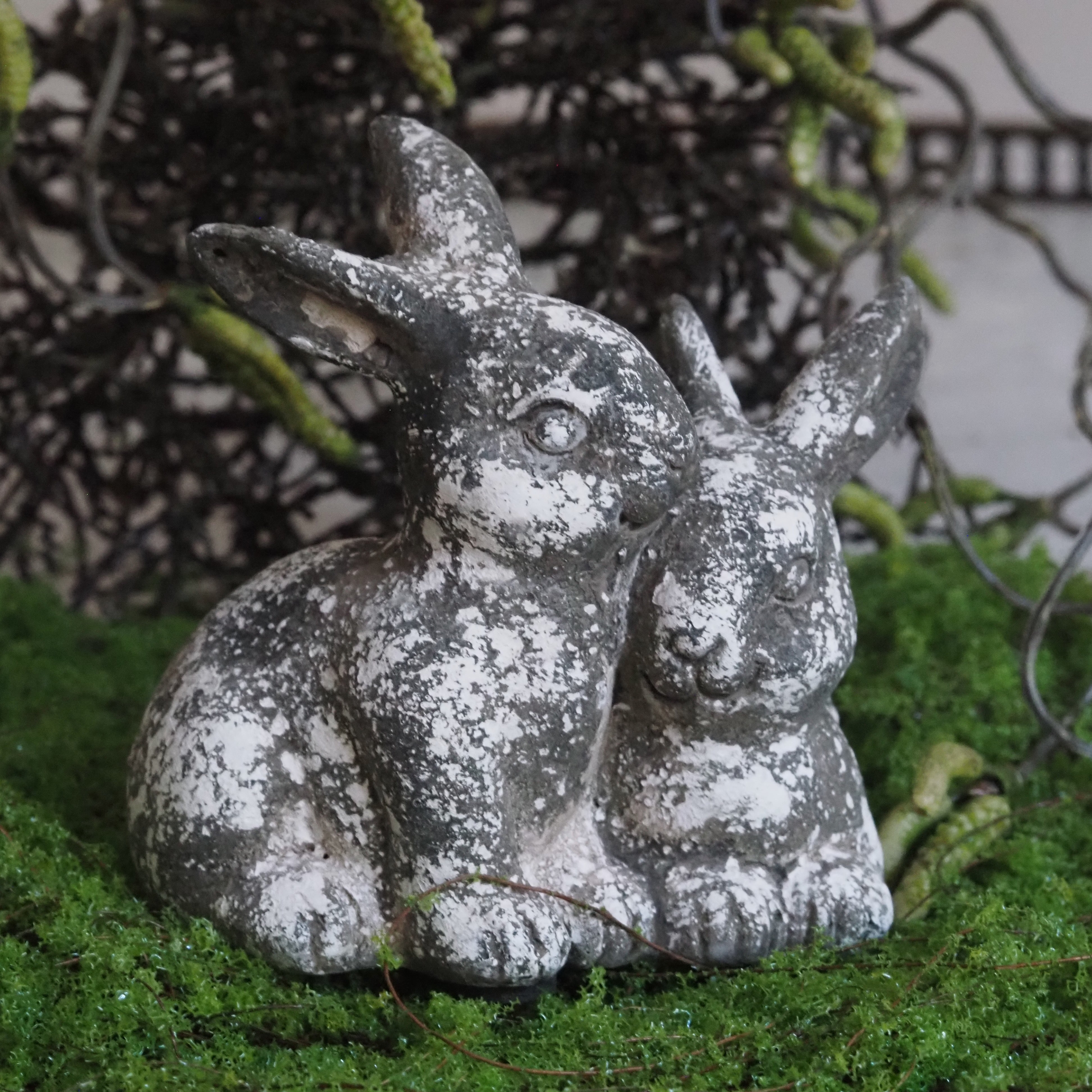 Hasenfigur 2er-Set · Reduzierte Osterdekoration mit Schleifenband (Kopie)