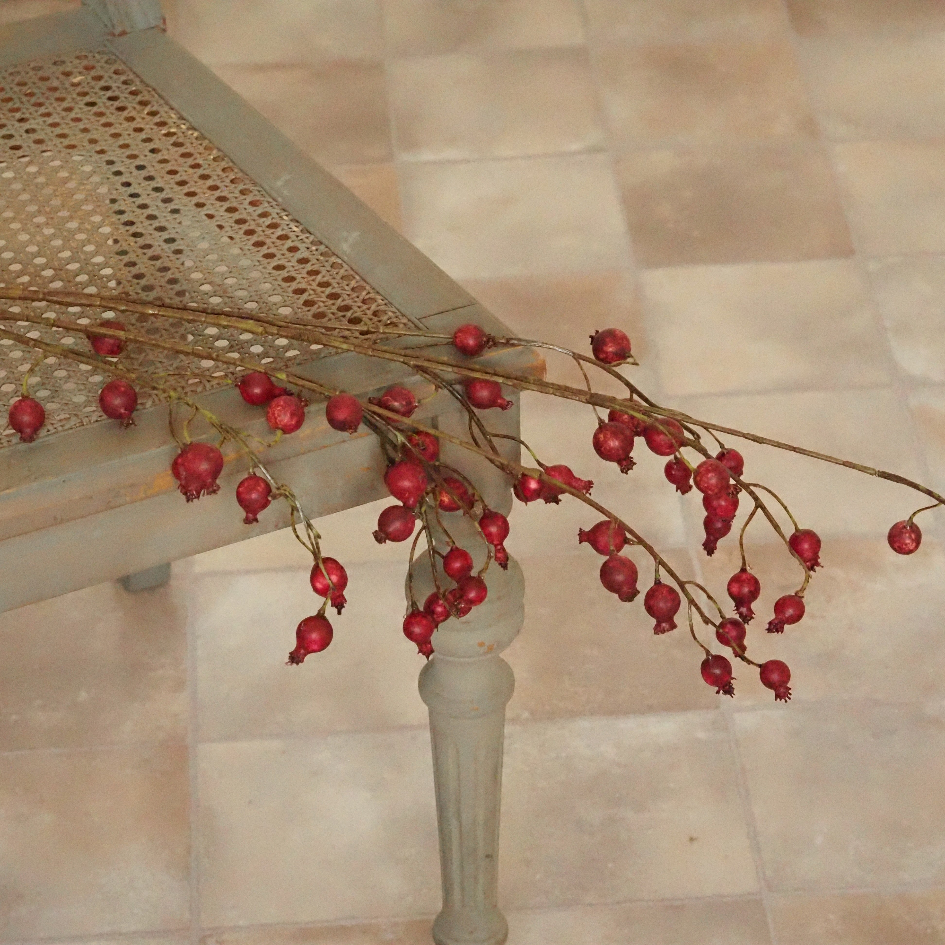 Dekozweig Rot · Granatapfel-Optik