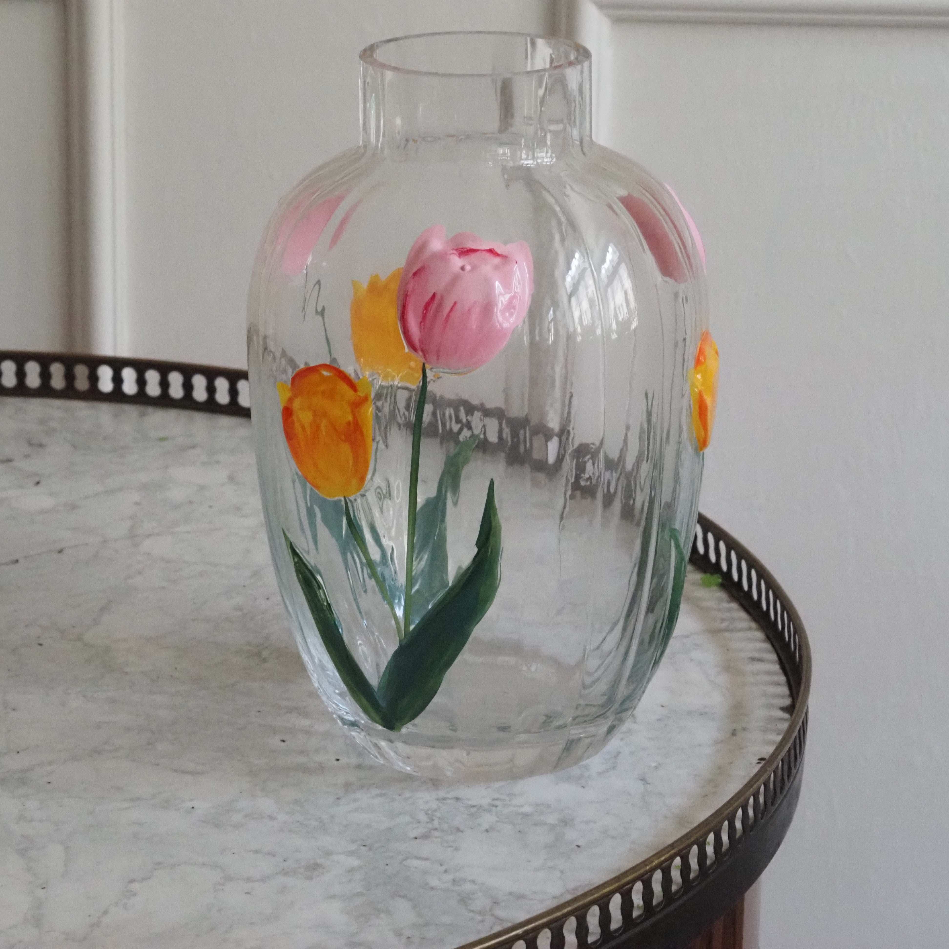 Glasvase mit Tulpenmotiv · handbemalte florale Dekorvase, Blumenvase