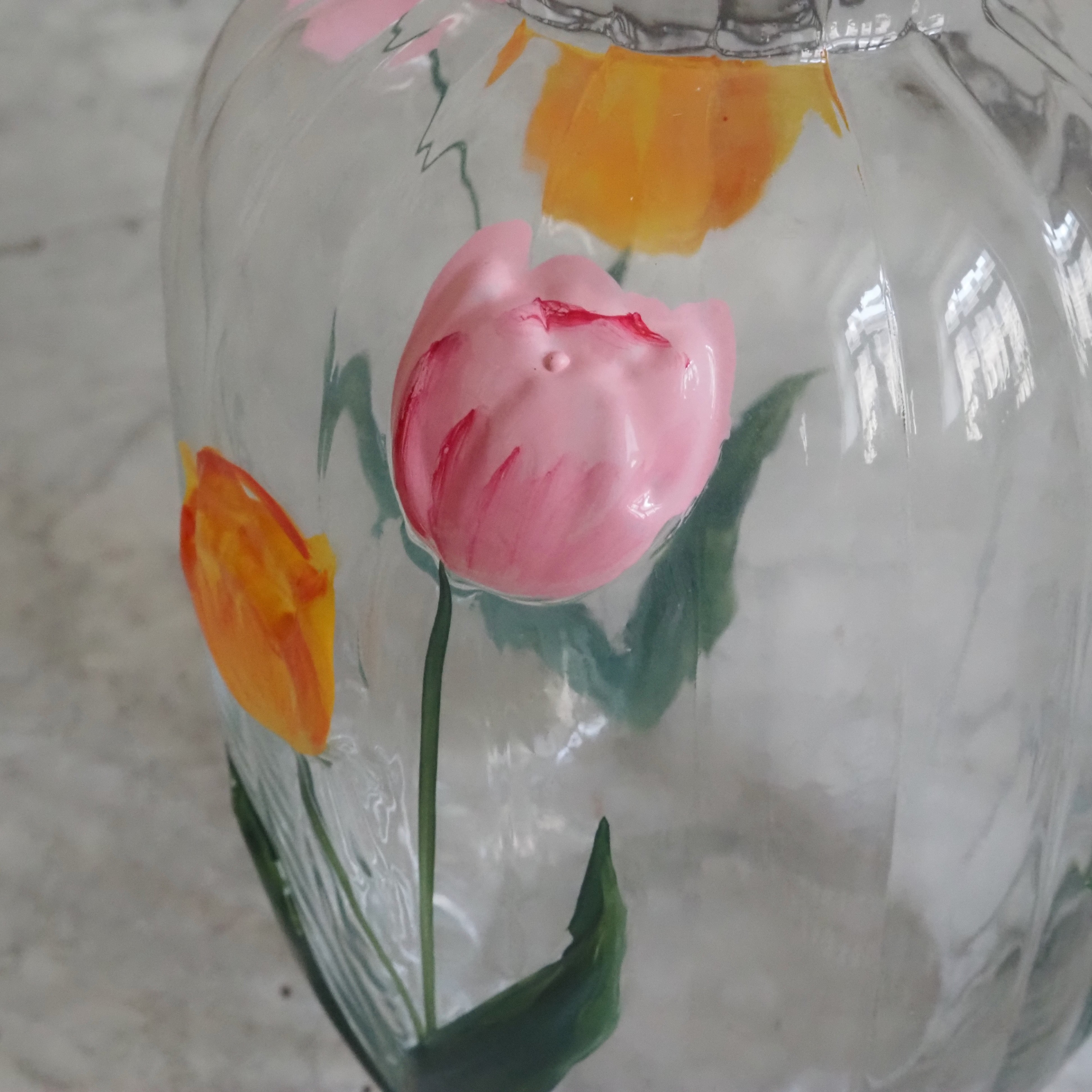 Glasvase mit Tulpenmotiv · handbemalte florale Dekorvase, Blumenvase