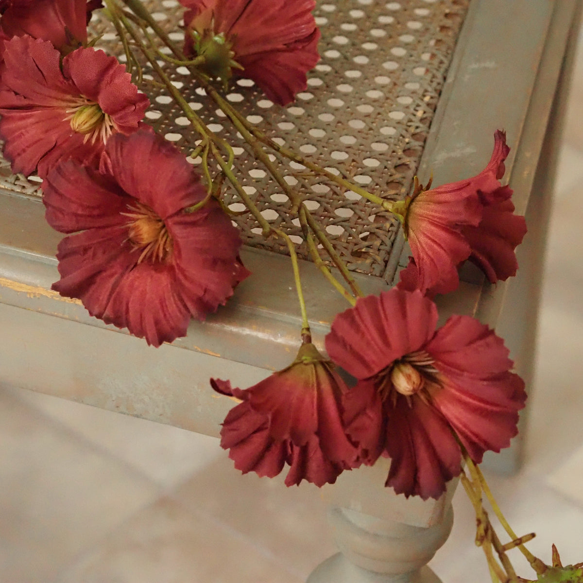 Dekozweig Dunkelrot · Textile Blüten in Seidenoptik