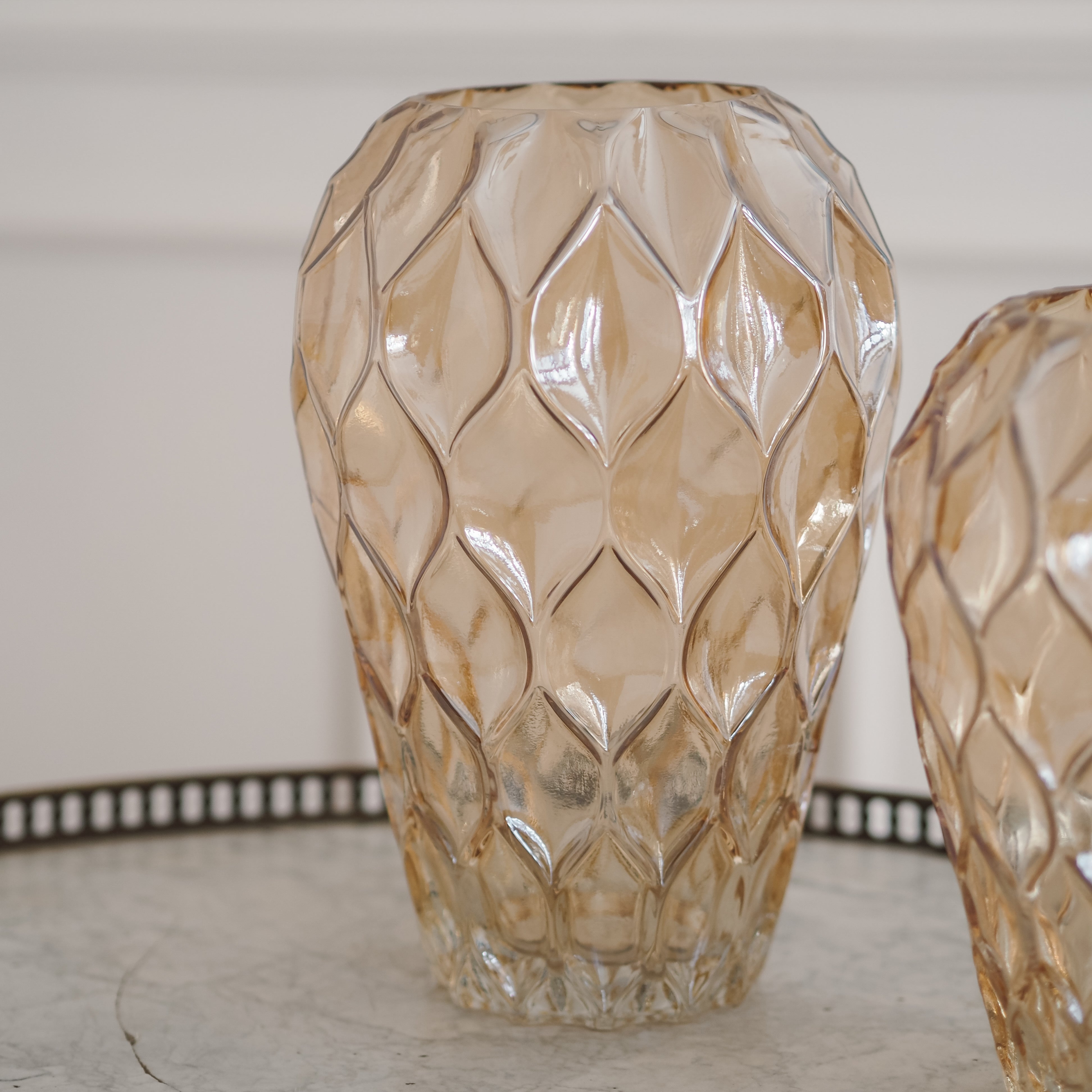 Glasvase Amber · strukturierte Oberfläche · Pressglas Stil
