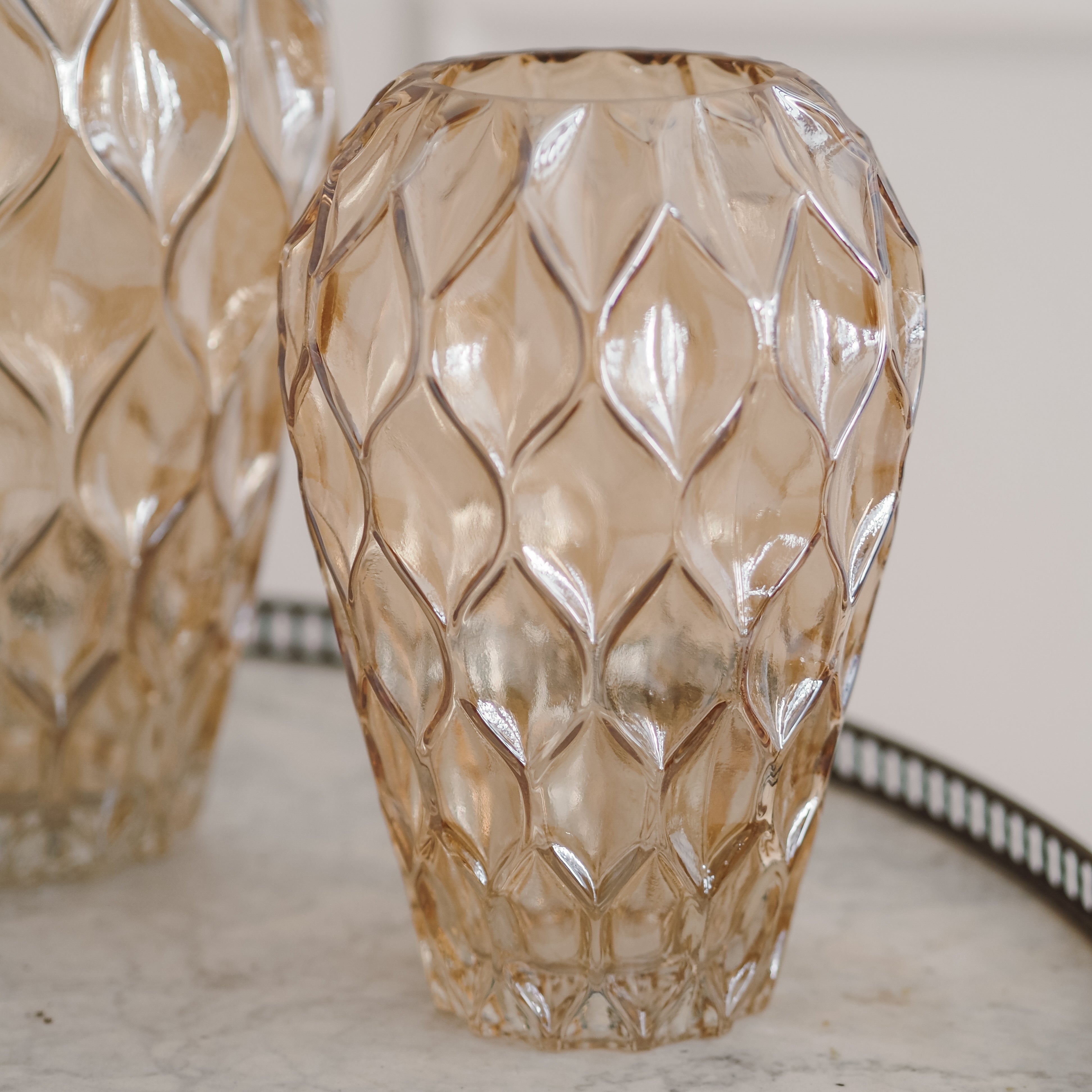 Glasvase Amber · strukturierte Oberfläche · Pressglas Stil