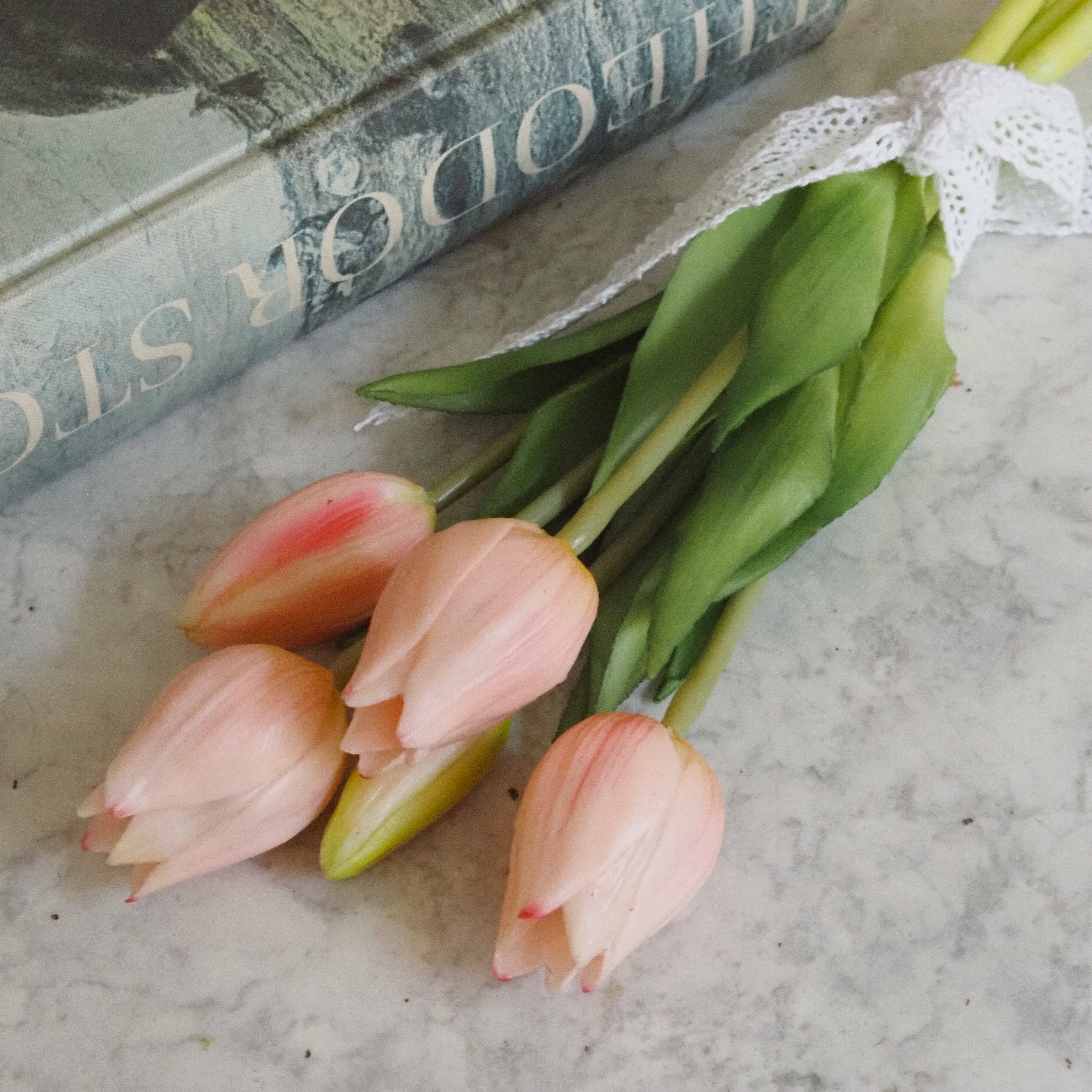 Tulpen Bündel · rosa Textiltulpen · dekorativer Frühlingszweig