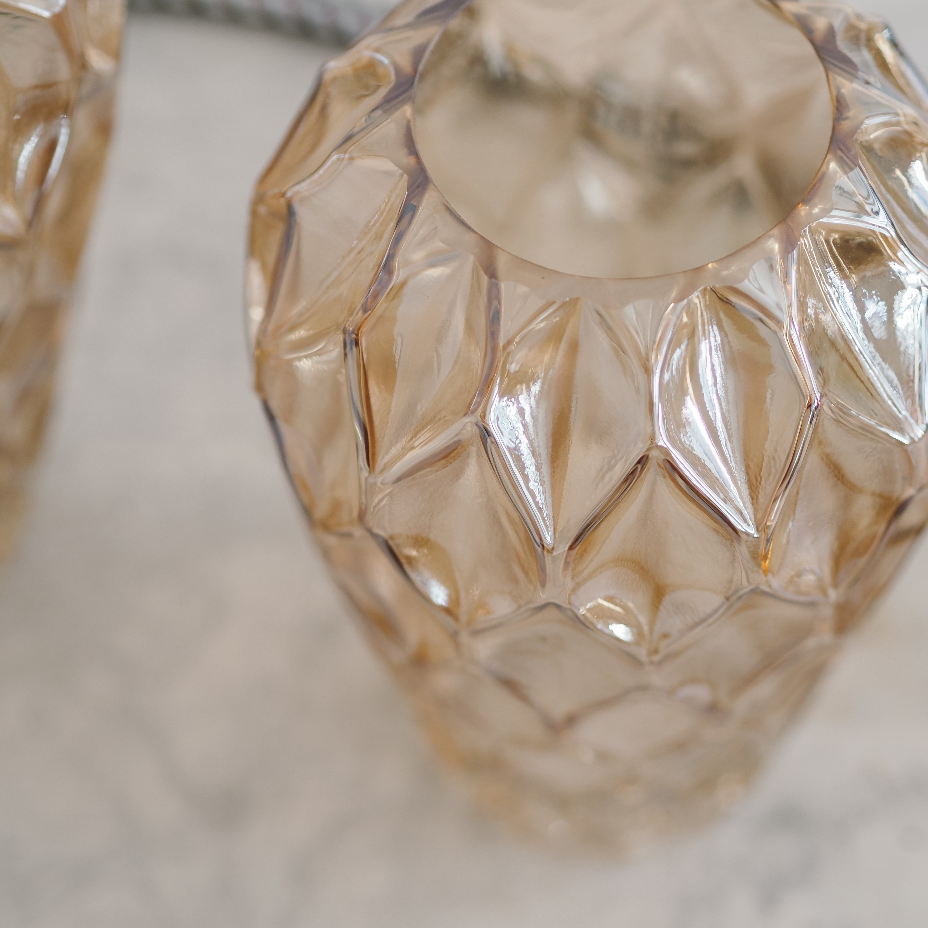 Glasvase Amber · strukturierte Oberfläche · Pressglas Stil