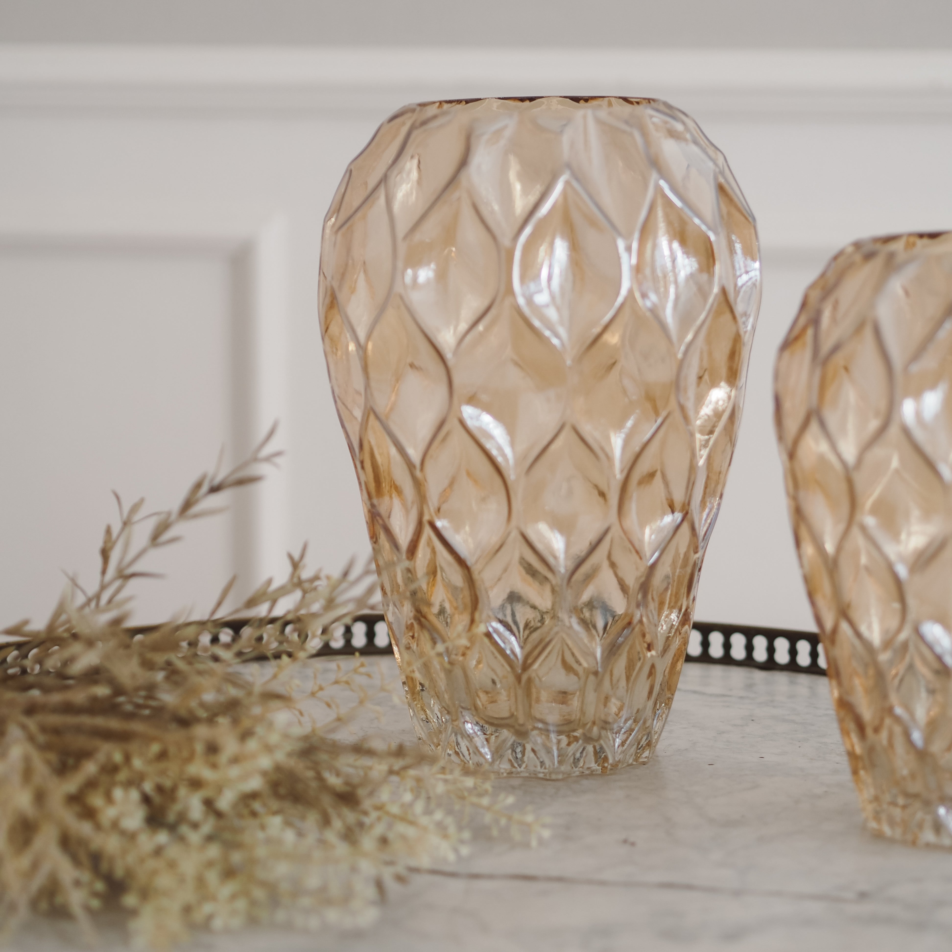 Glasvase Amber · strukturierte Oberfläche · Pressglas Stil