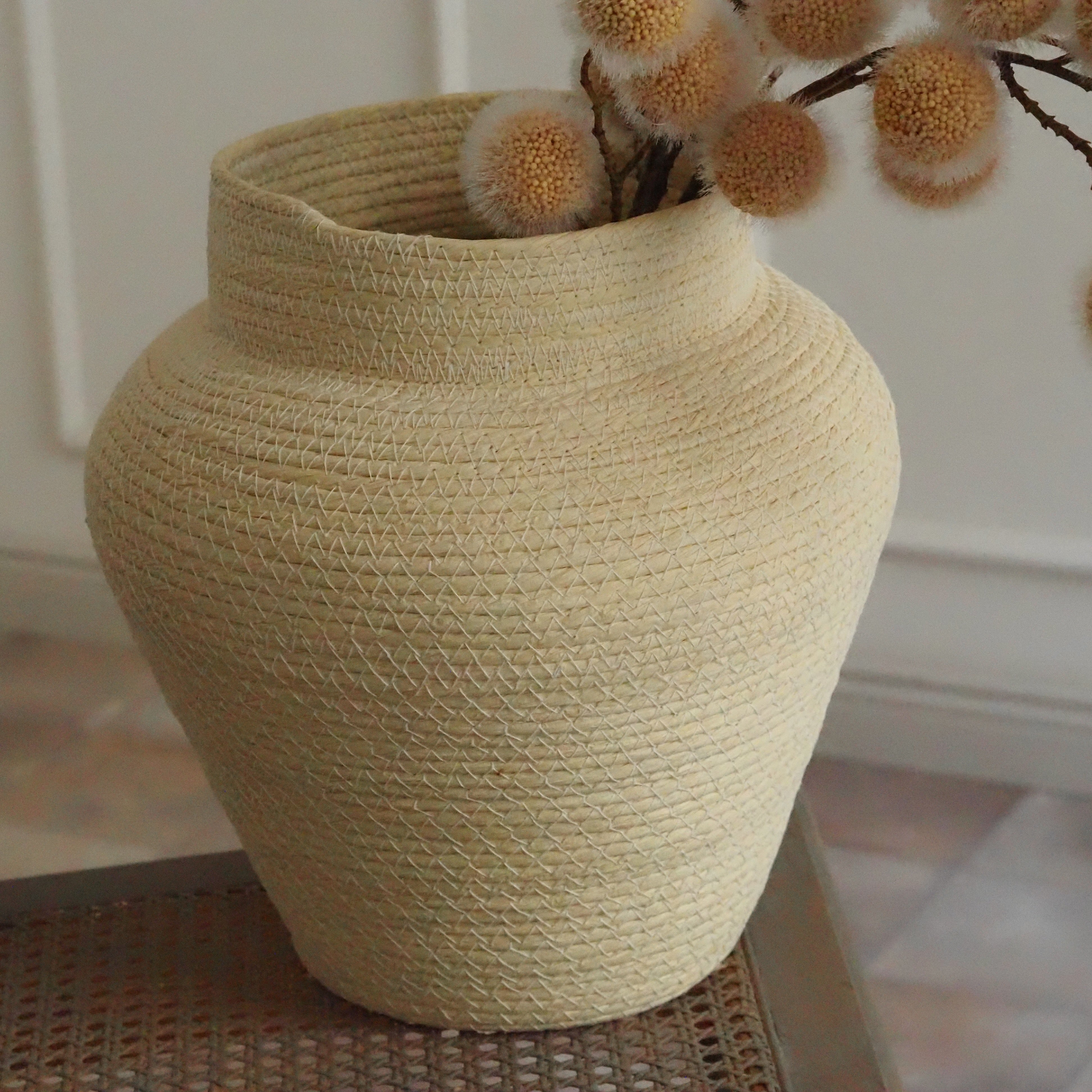 Vase Papierkordel Natur · Amphorenform, gewickelt und vernäht