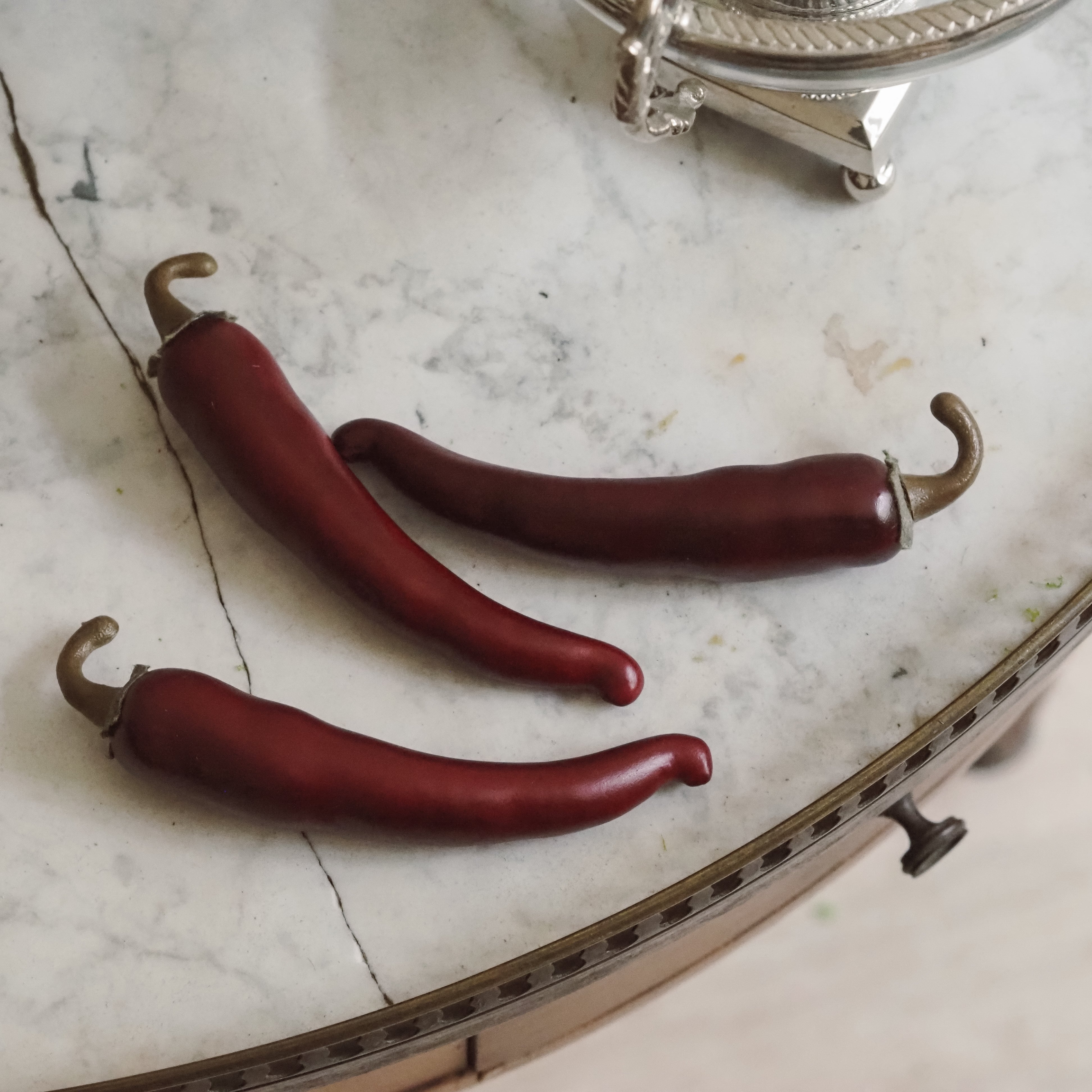 Dekorative Chili-Früchte · künstliche Fruchtobjekte im Set