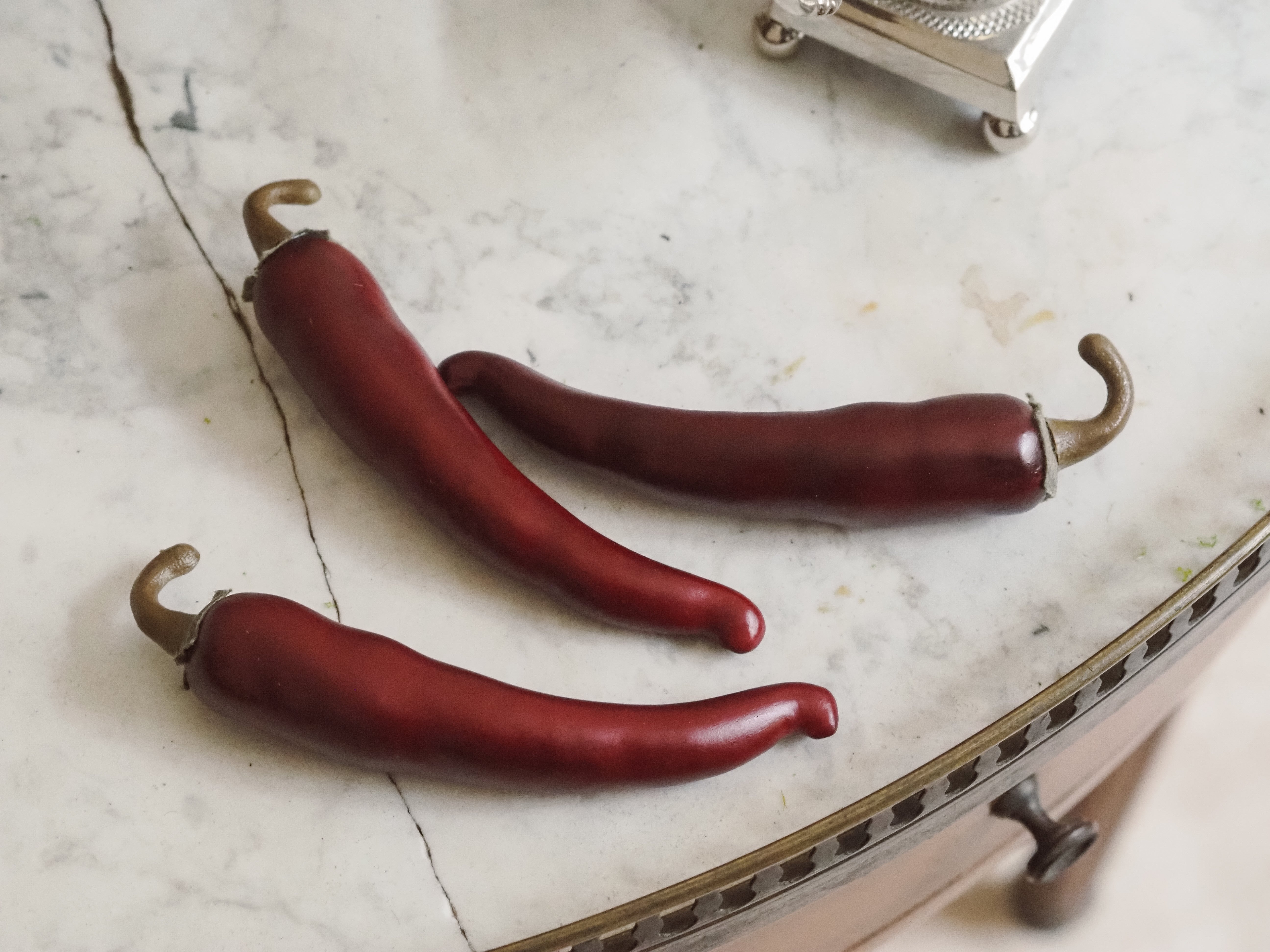 Dekorative Chili-Früchte · künstliche Fruchtobjekte im Set