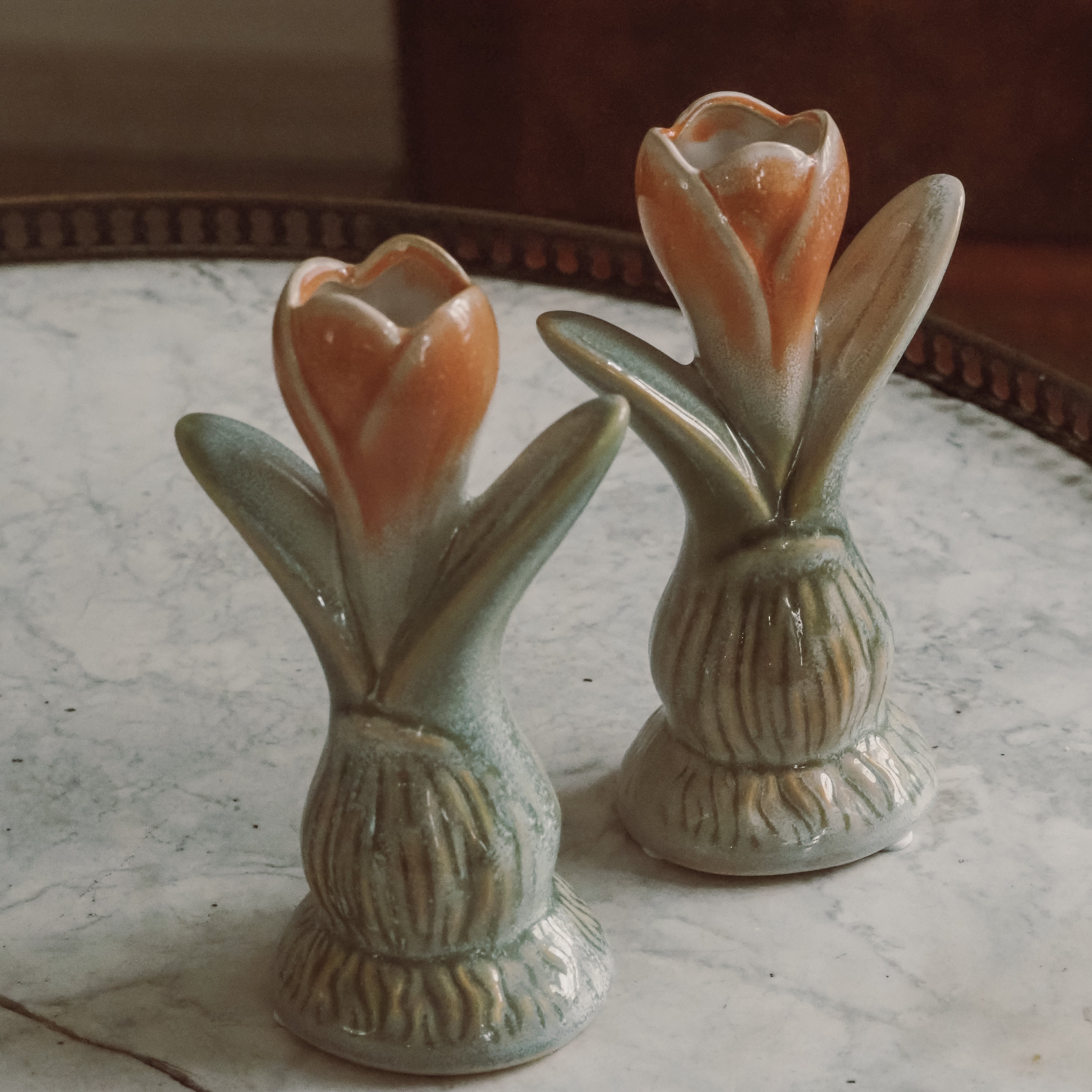 Tulpenvase Keramik · florales Frühlingsobjekt im nostalgischen Stil