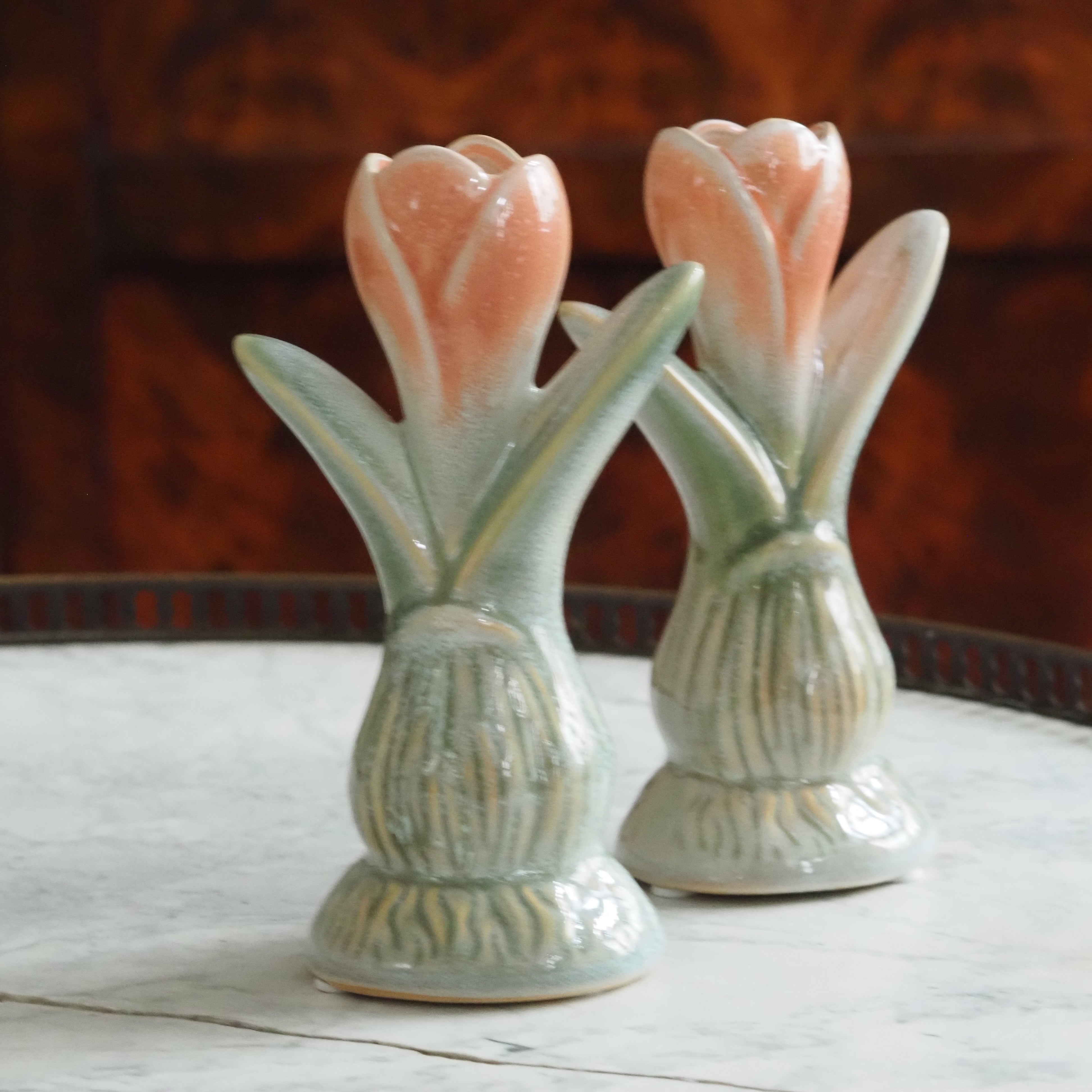 Tulpenvase Keramik · florales Frühlingsobjekt im nostalgischen Stil