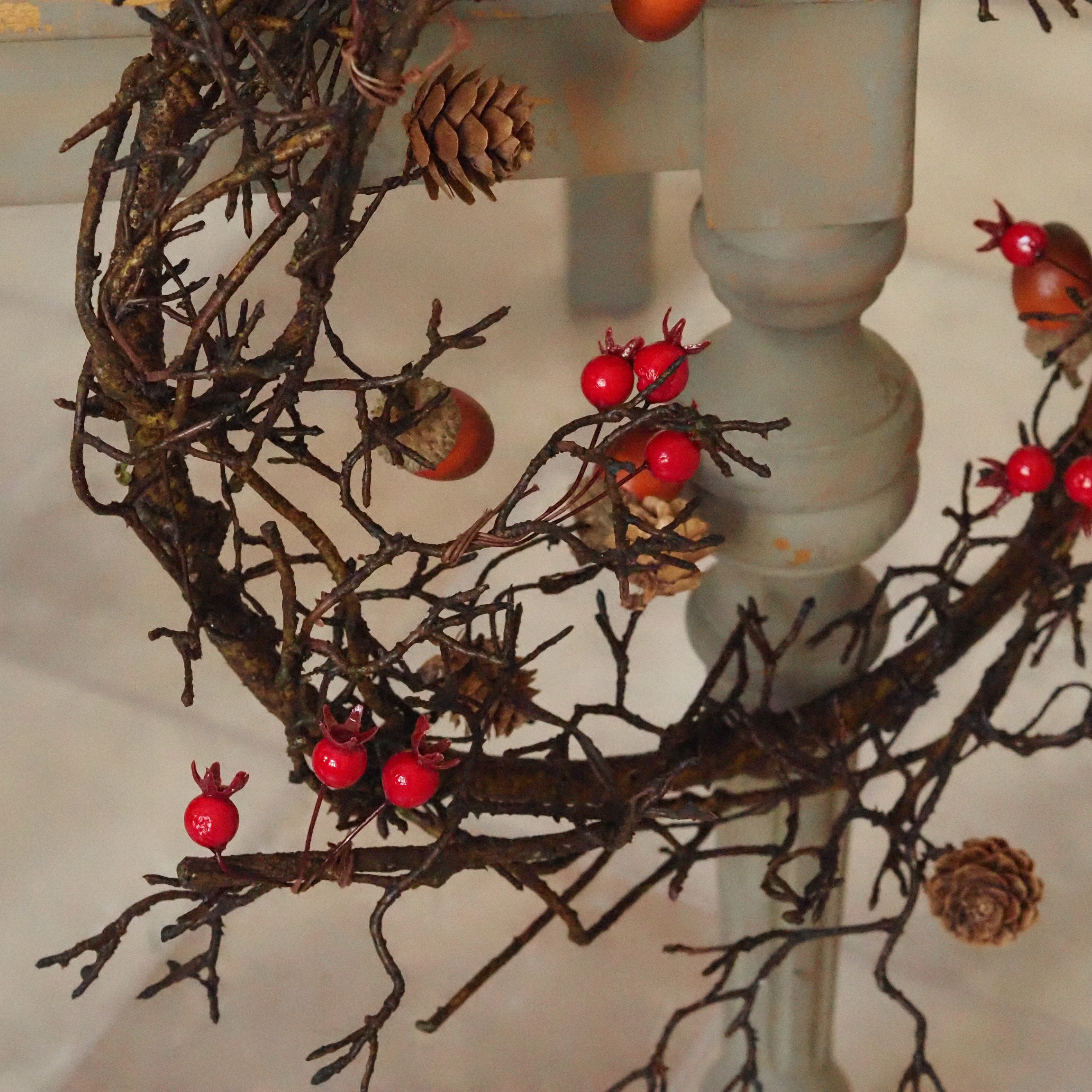 Dekokranz mit roten Beeren · Eicheln und Zapfen · Ø 40 cm
