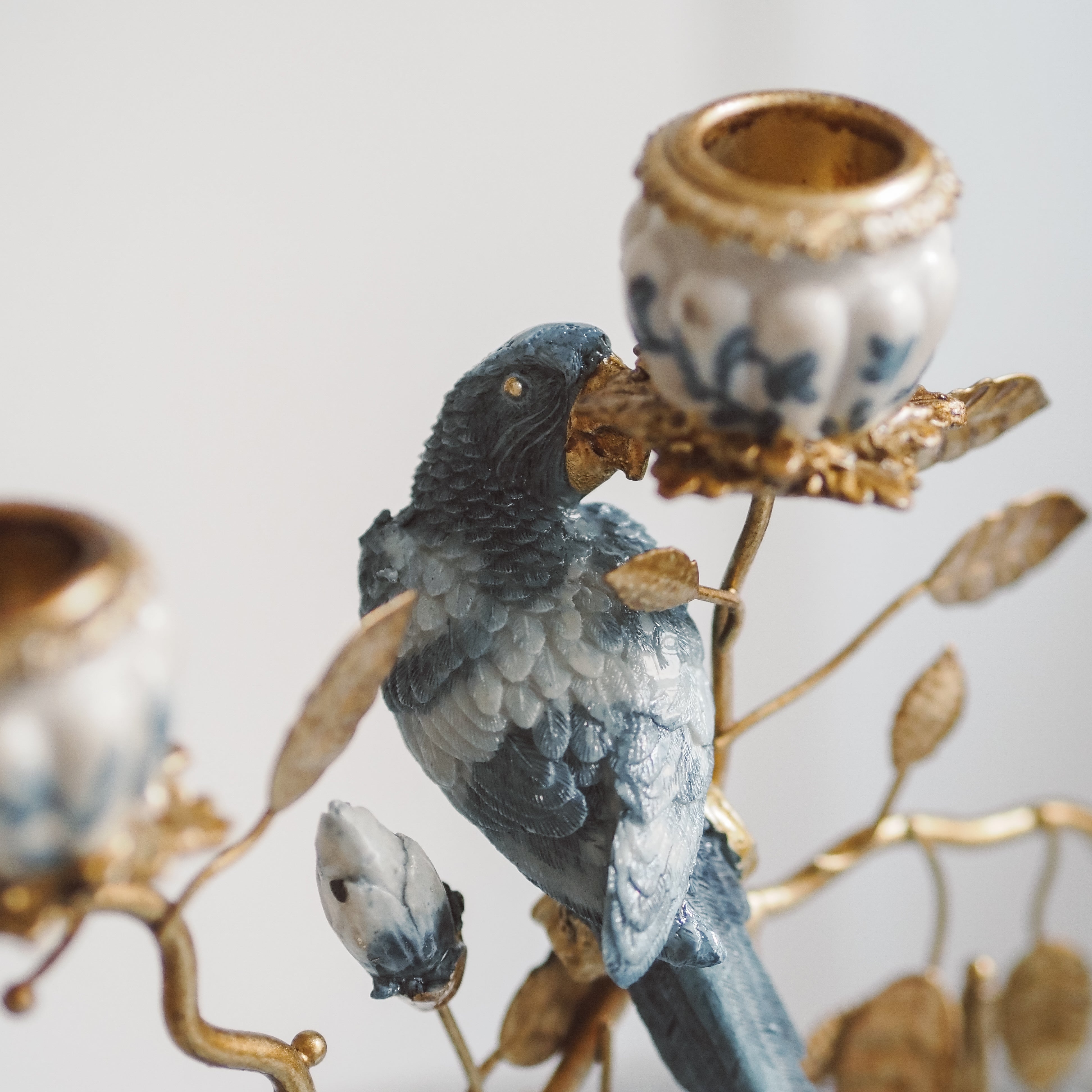Kerzenständer mit Vogelmotiv · naturinspirierter Historismus