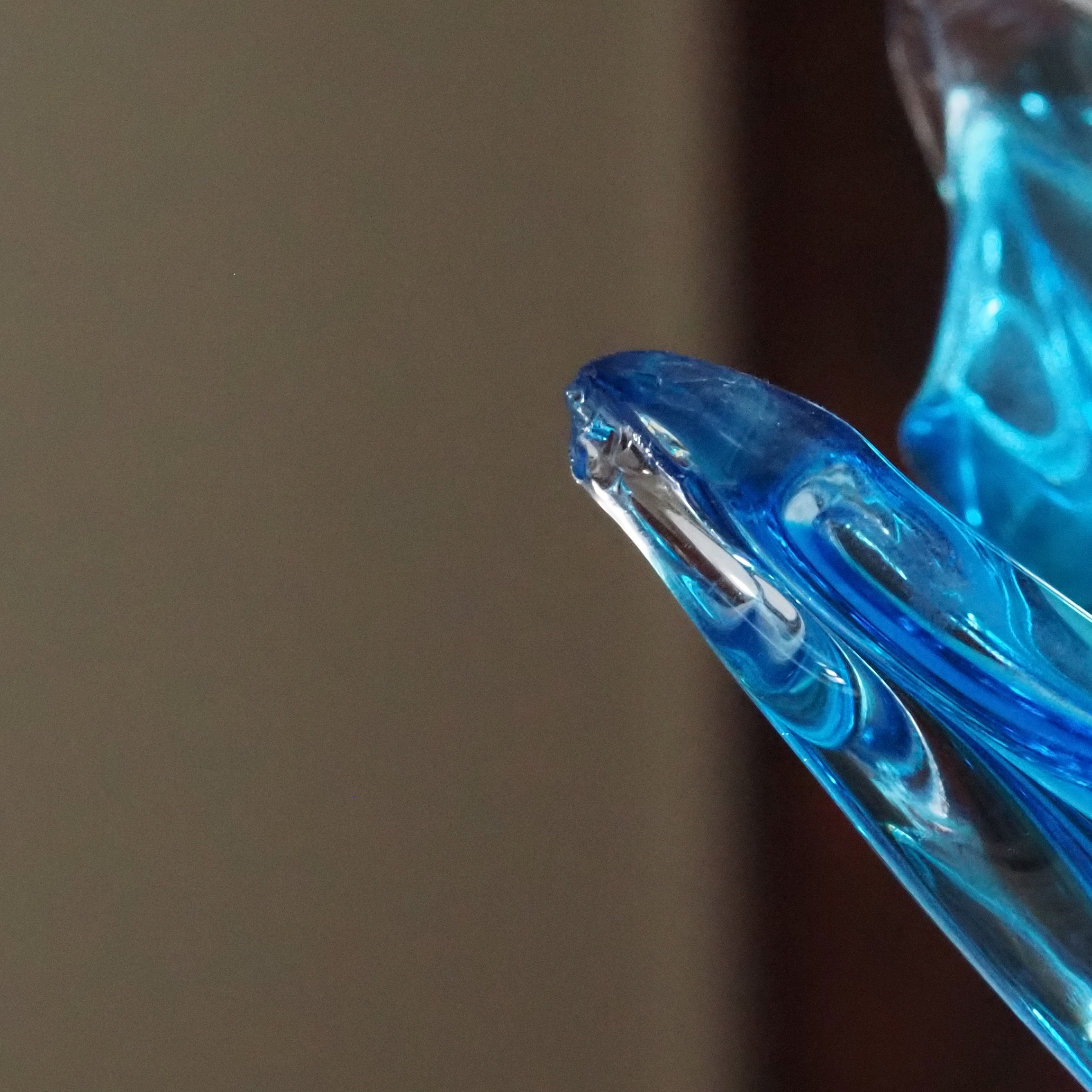 Murano Glasvase Aquablau · Mundgeblasenes Kunstglas mit Flammenform, Made in Italy