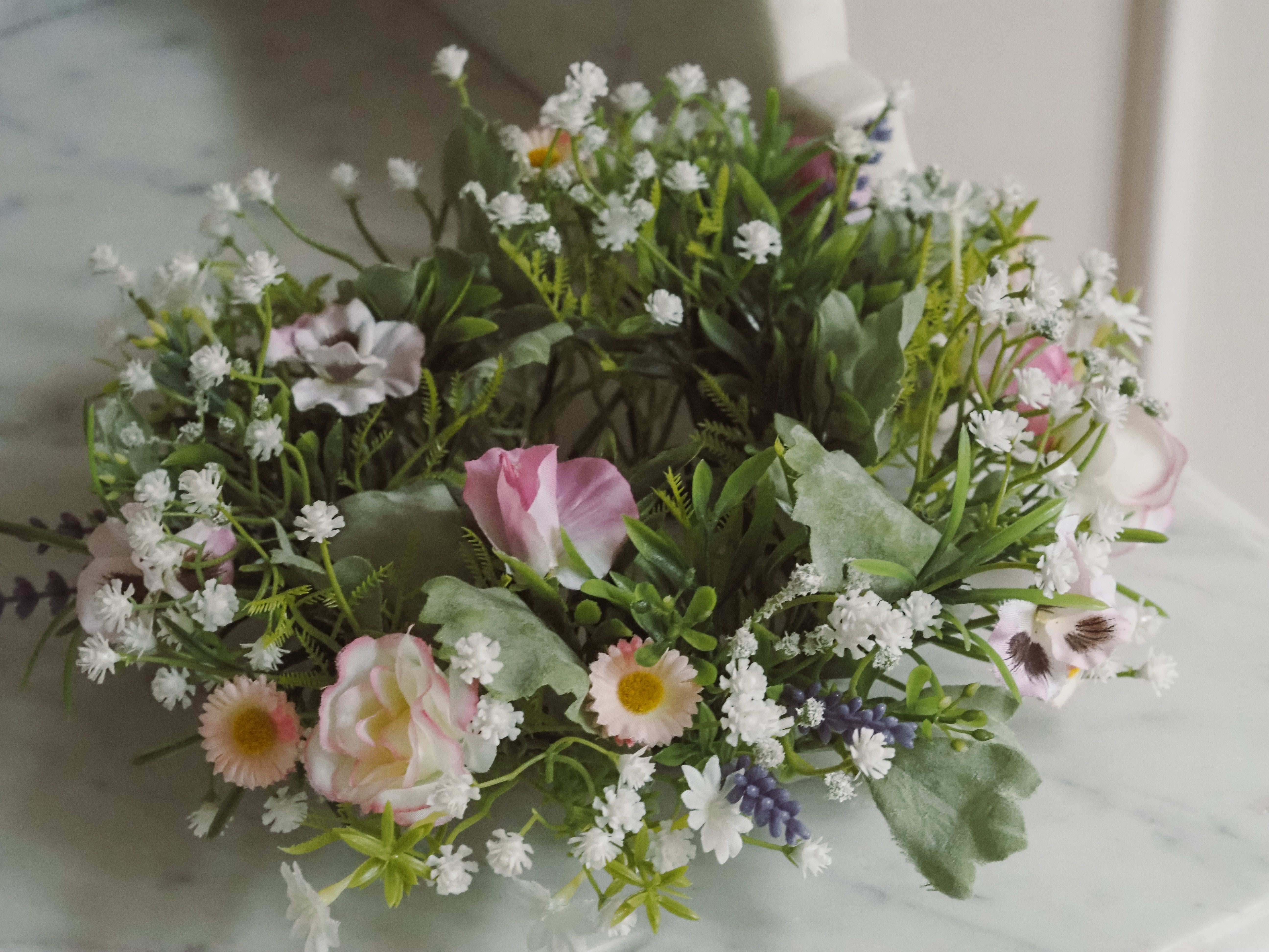 Blütenkranz · Frühlingskranz mit Rosen und Margeriten