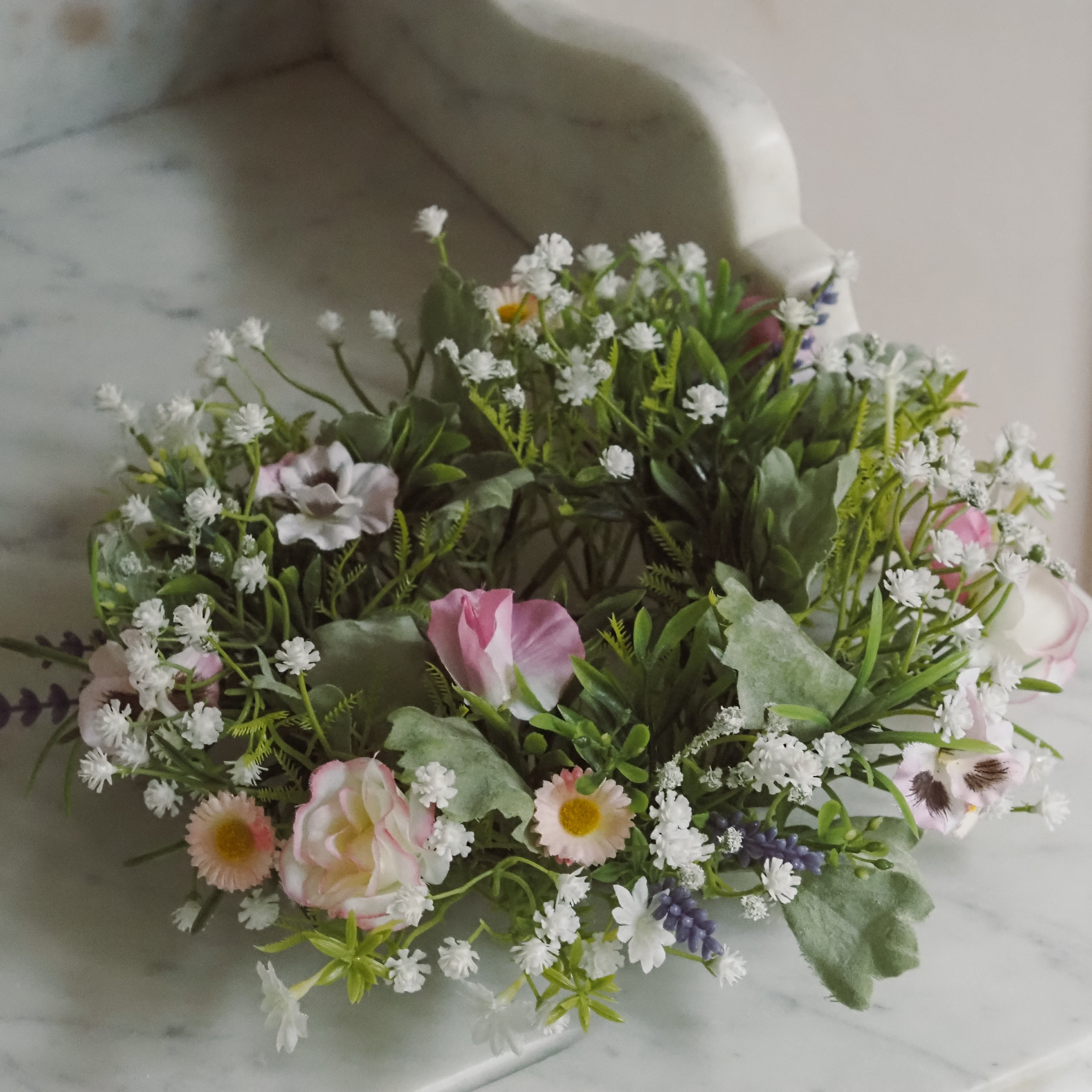 Blütenkranz · Frühlingskranz mit Rosen und Margeriten