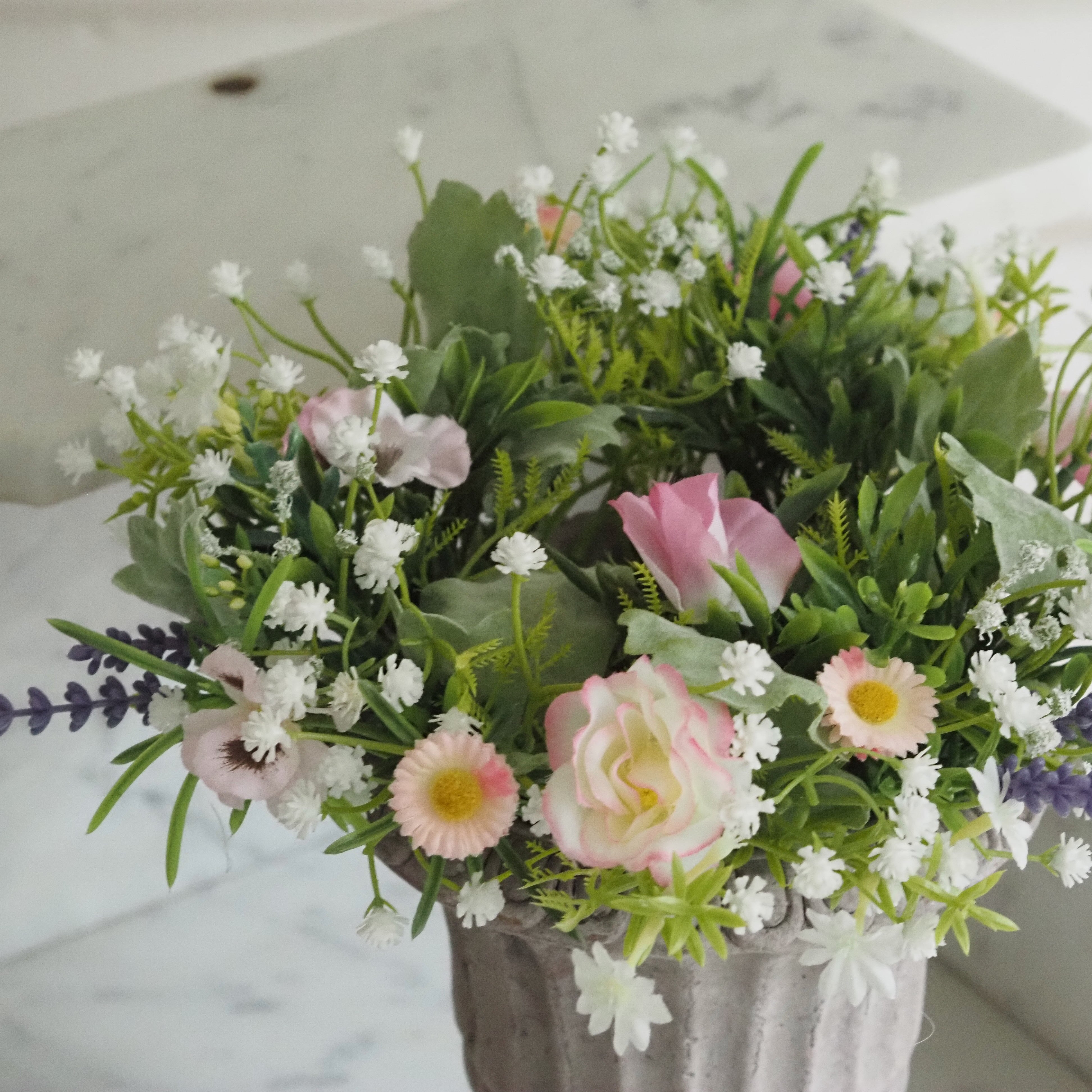 Blütenkranz · Frühlingskranz mit Rosen und Margeriten