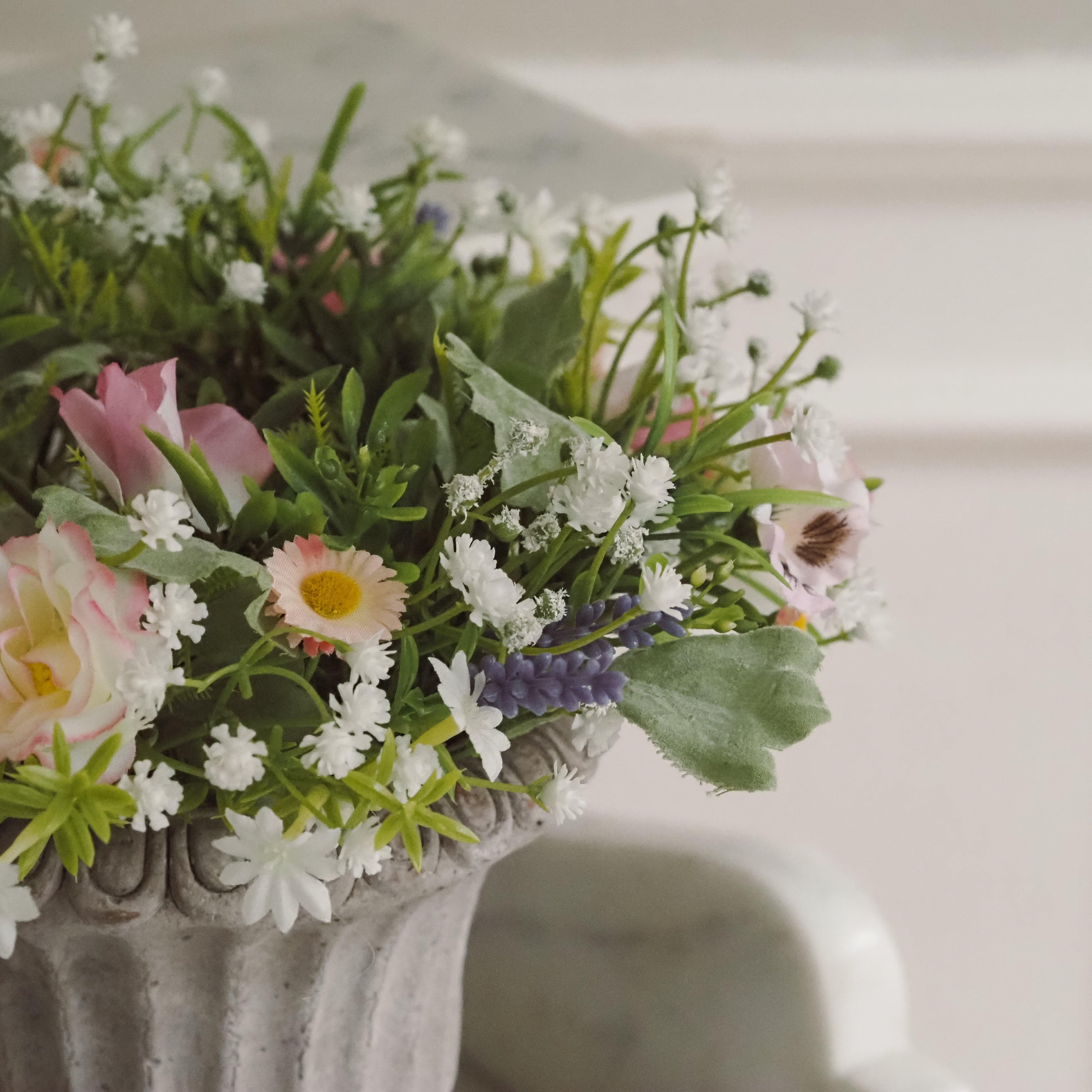 Blütenkranz · Frühlingskranz mit Rosen und Margeriten