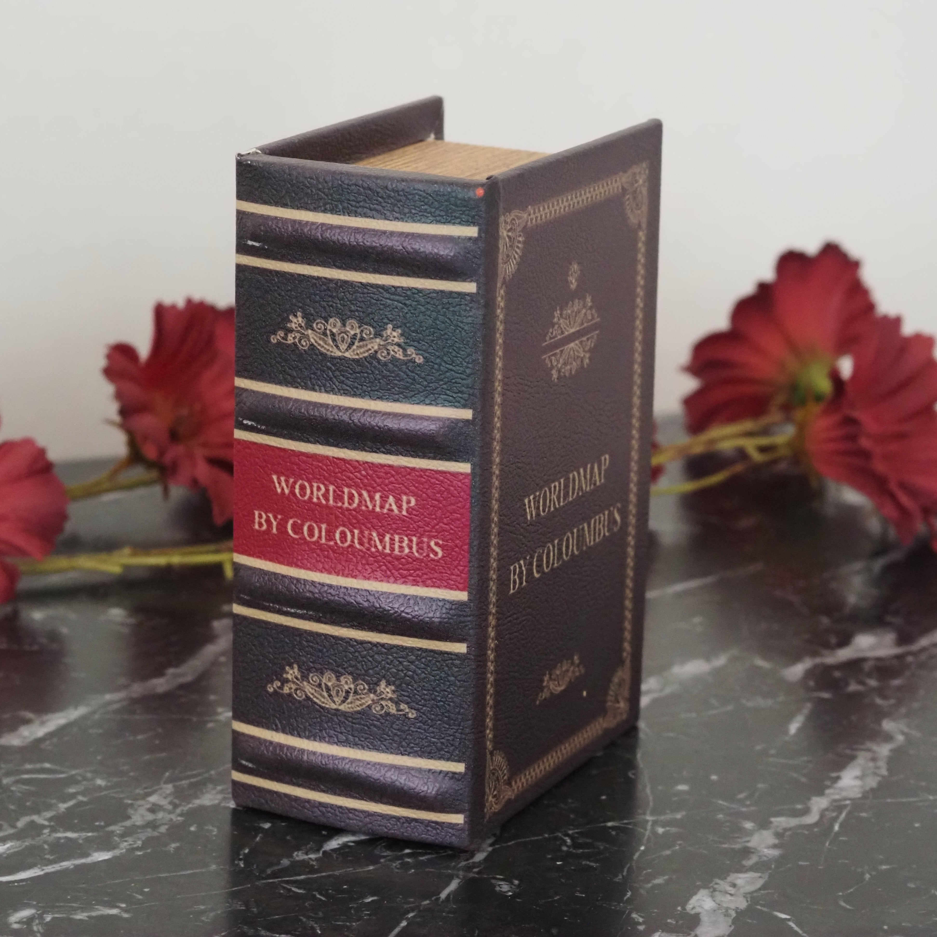 Aufbewahrungsbuch Weltkarte Columbus · Buchbox im historischen Stil