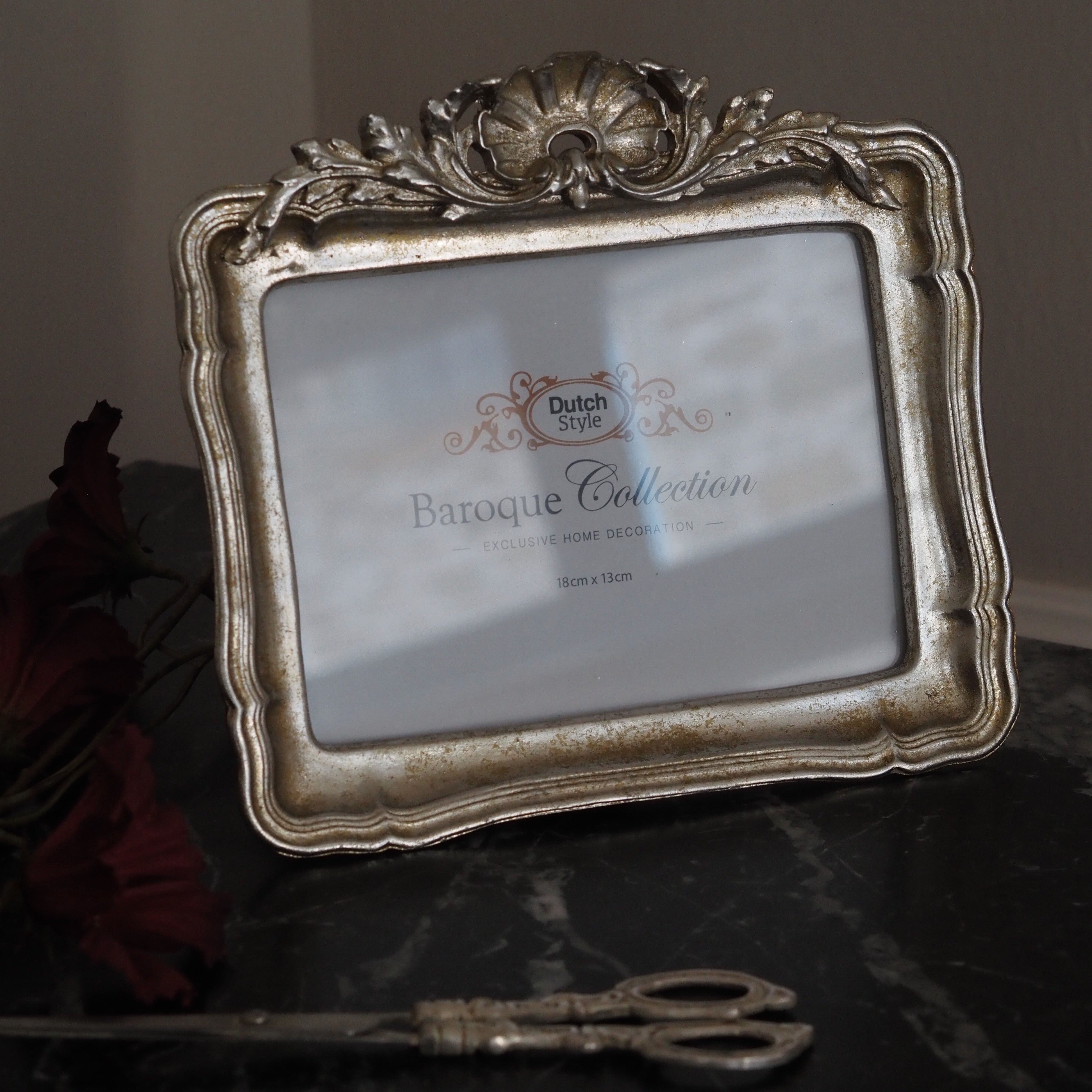Bilderrahmen Antiksilber · Barock inspirierter Fotorahmen mit Muschelornament · für Fotos 18 × 13 cm