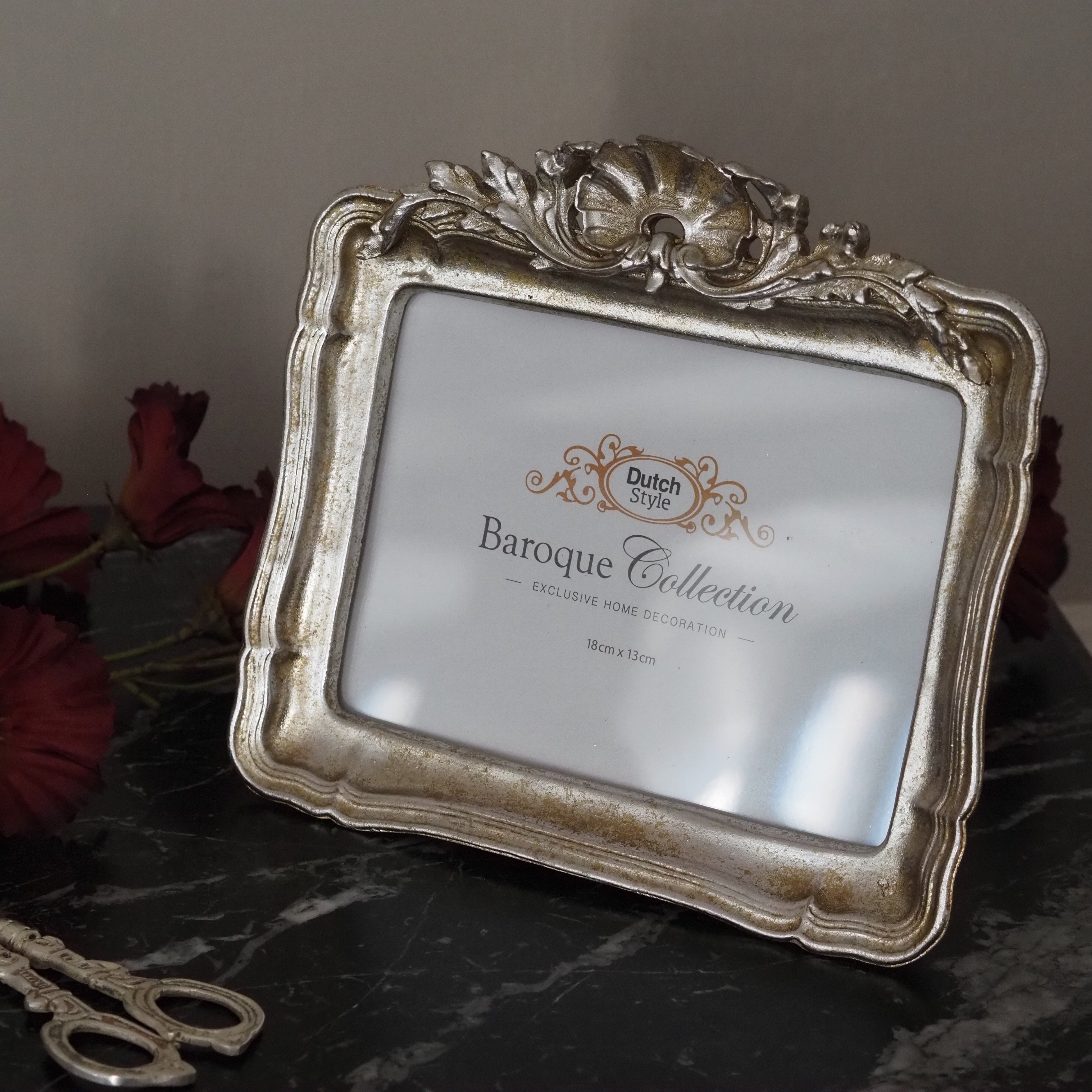 Bilderrahmen Antiksilber · Barock inspirierter Fotorahmen mit Muschelornament · für Fotos 18 × 13 cm