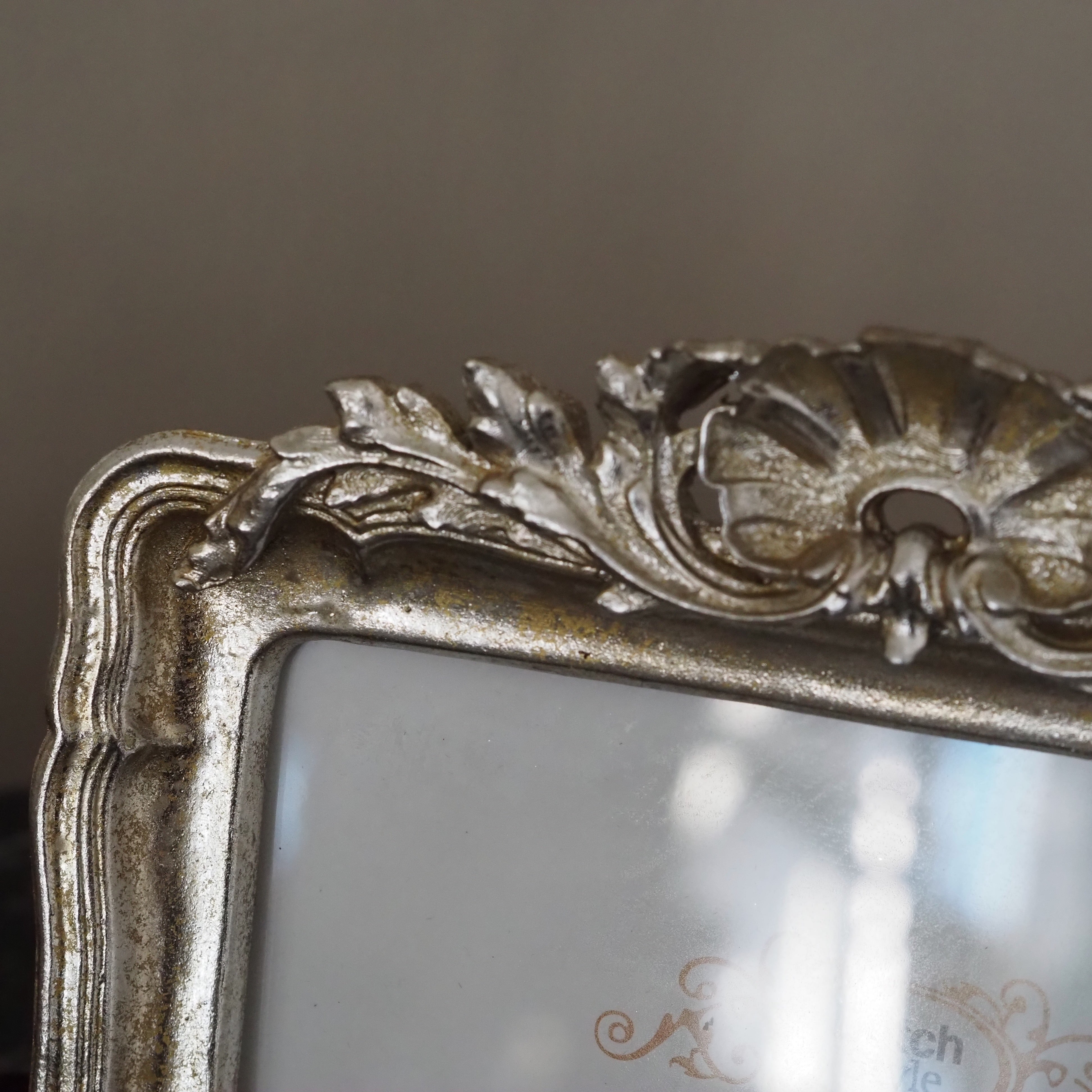 Bilderrahmen Antiksilber · Barock inspirierter Fotorahmen mit Muschelornament · für Fotos 18 × 13 cm