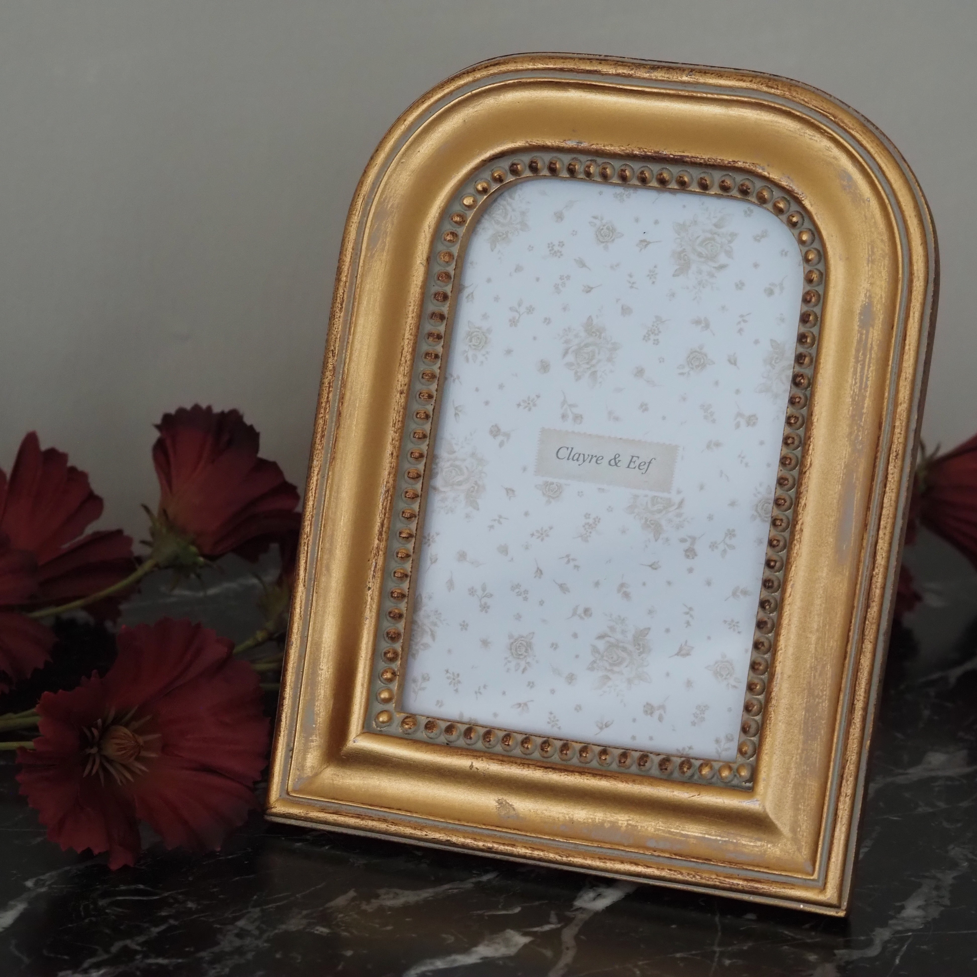 Bilderrahmen Gold 10 × 15 cm · Polyresin mit Antik-Patina [VARIANTE A – Rundbogen / VARIANTE B – Oval mit Rosendekor]