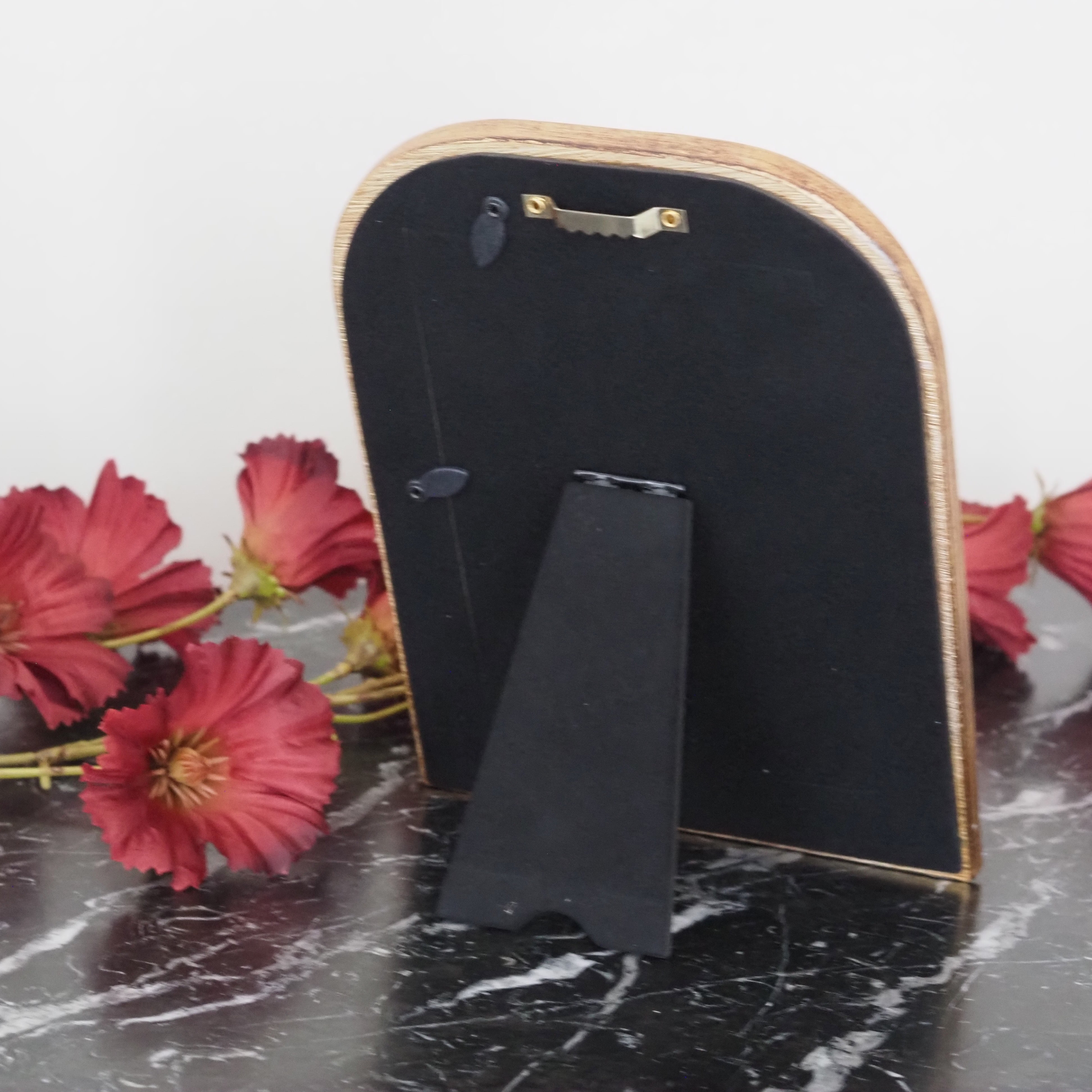 Bilderrahmen Gold 10 × 15 cm · Polyresin mit Antik-Patina [VARIANTE A – Rundbogen / VARIANTE B – Oval mit Rosendekor]