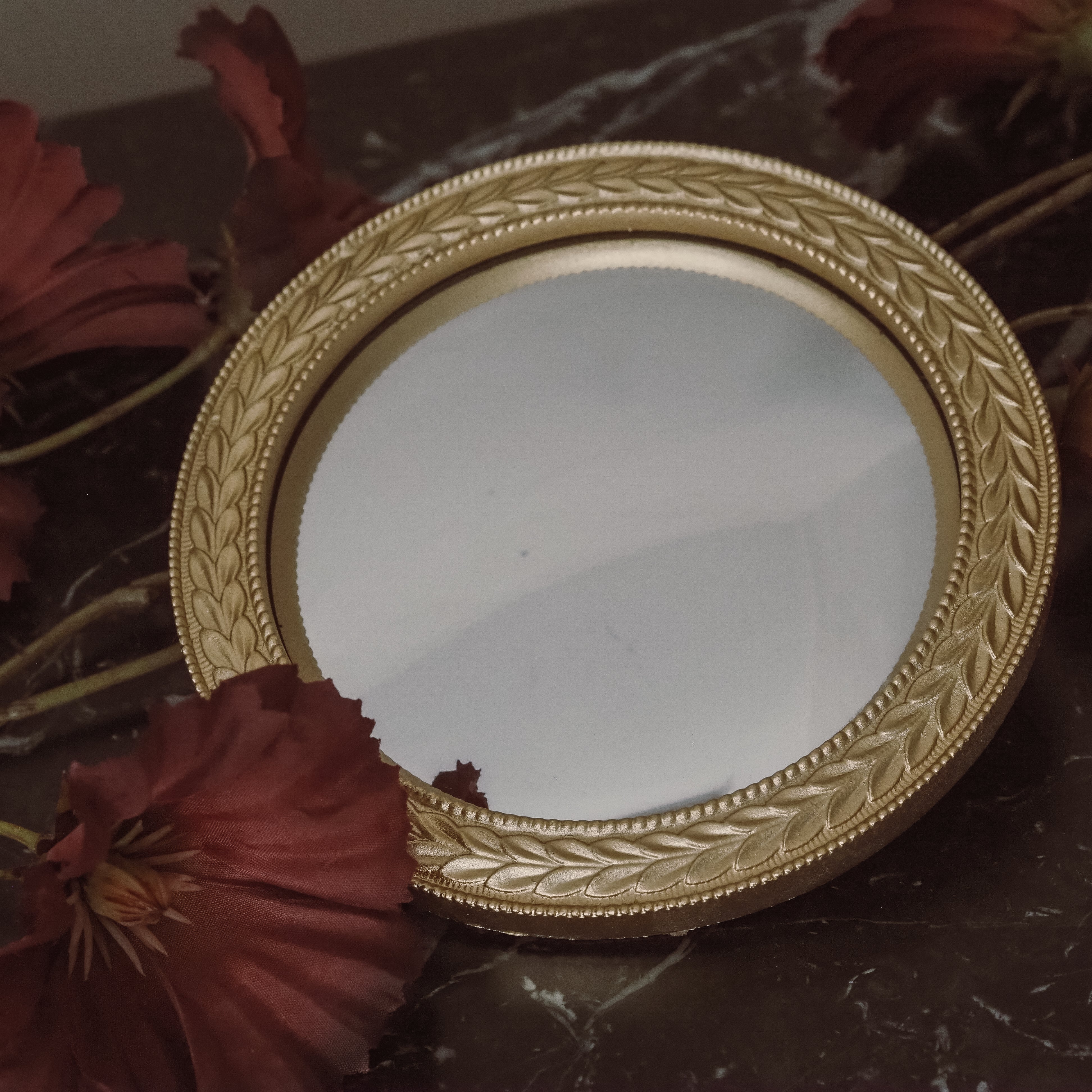 Dekospiegel rund Gold · Lorbeerrelief im klassizistischen Stil Ø 13 cm