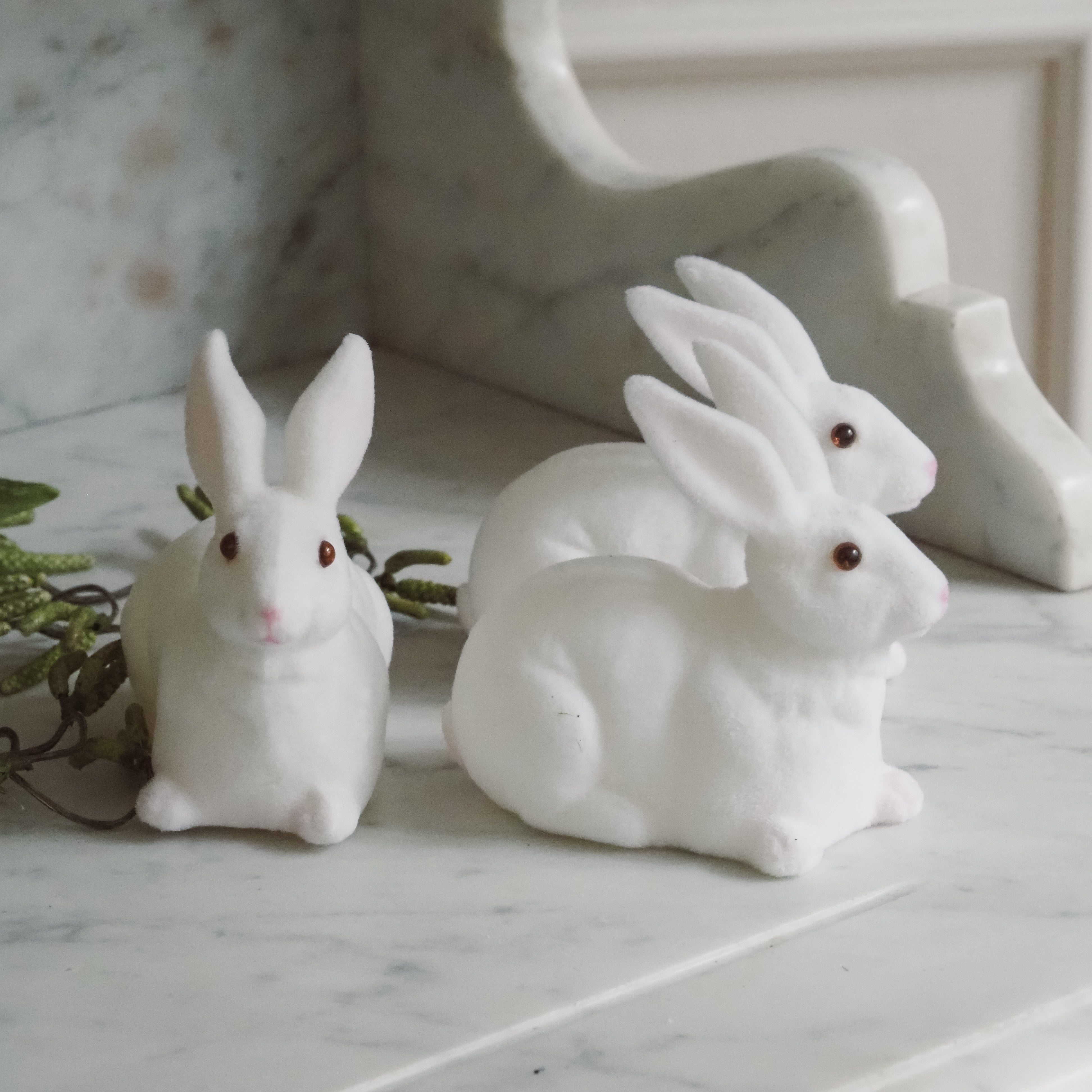 Velourierter Deko-Hase · Retro-Osterfigur · 3er Set Osterhasen