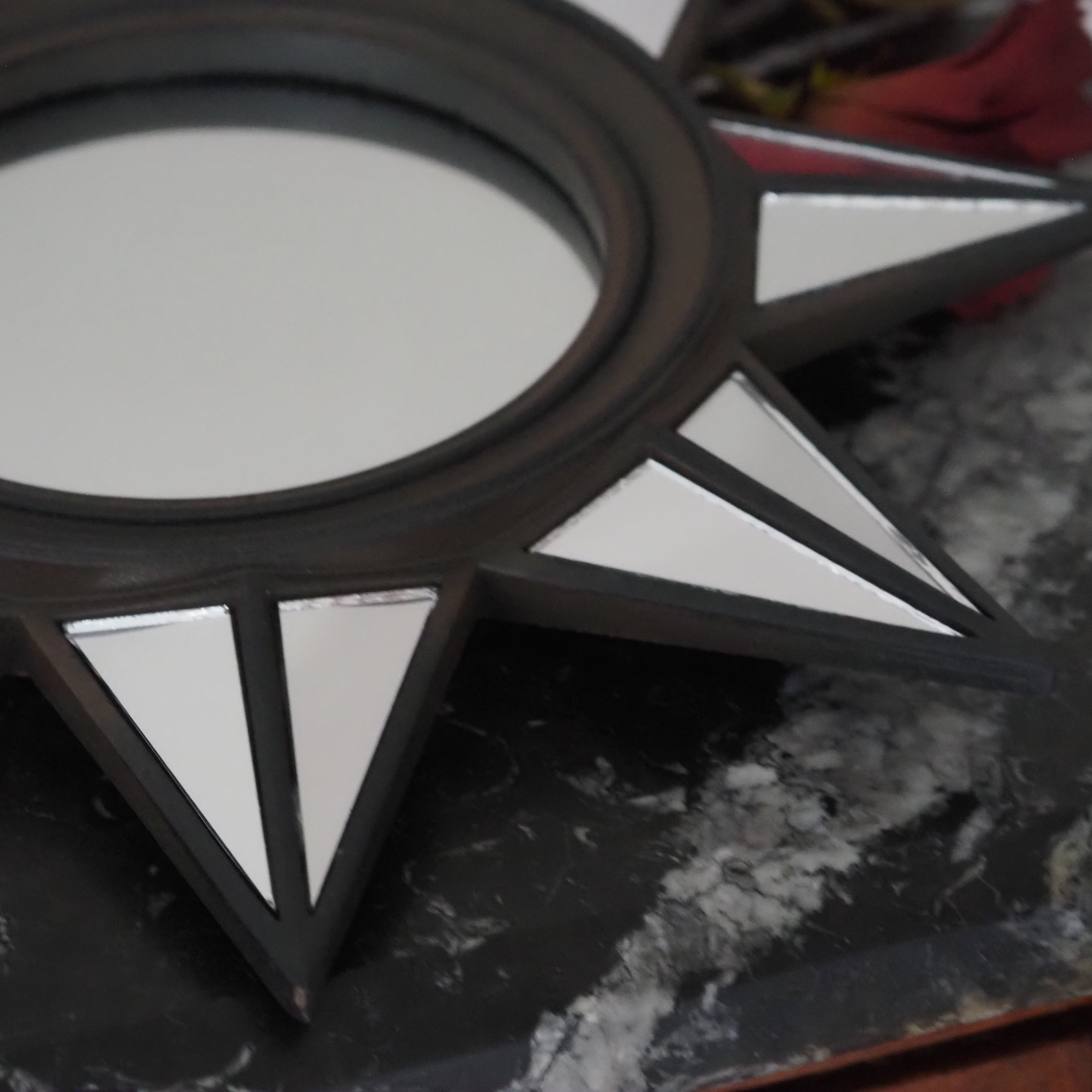 Sonnenspiegel Schwarz · Wandspiegel mit verspiegelten Strahlen in Sunburst-Form