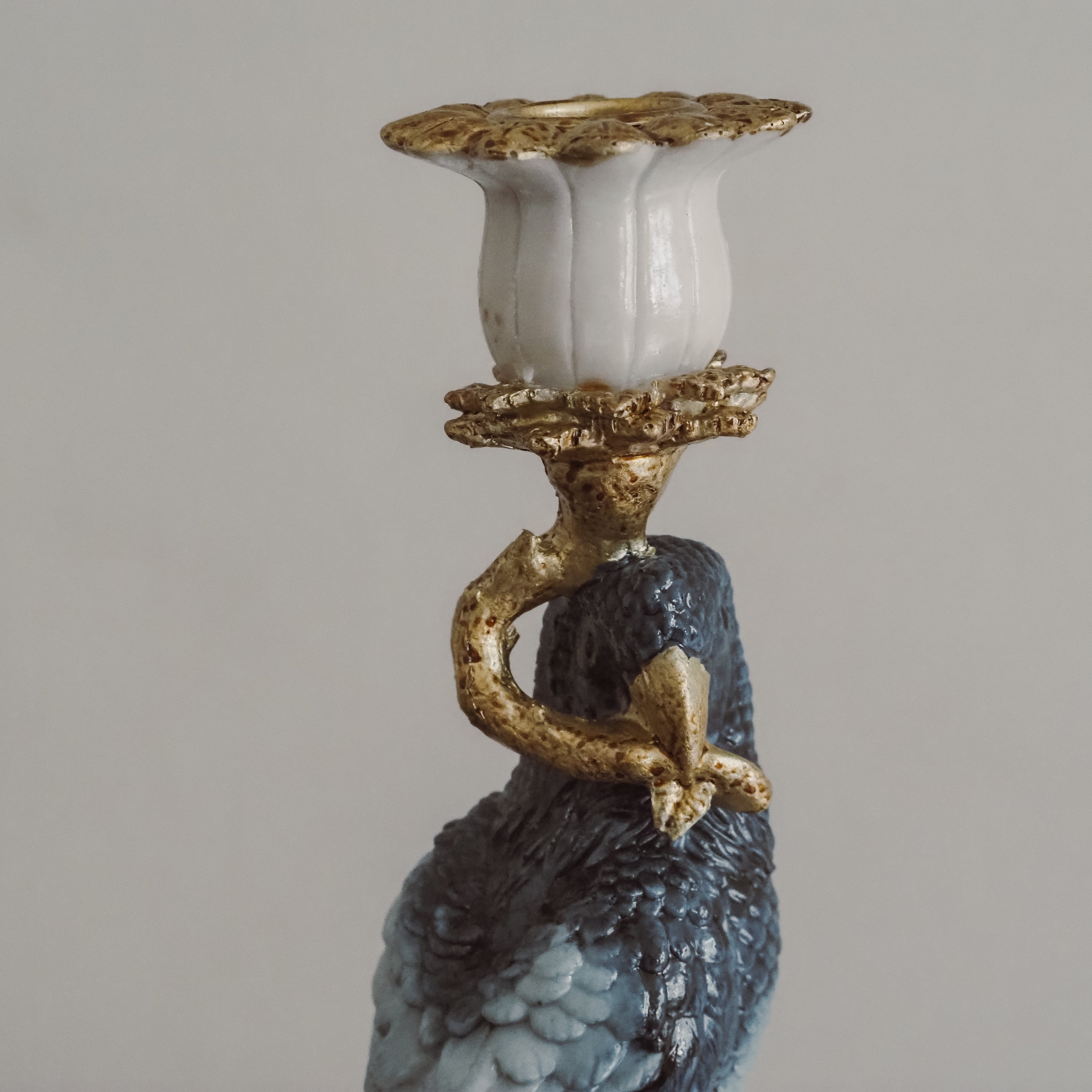 Kerzenhalter Papagei · historisierende Chinoiserie · Blau & Gold