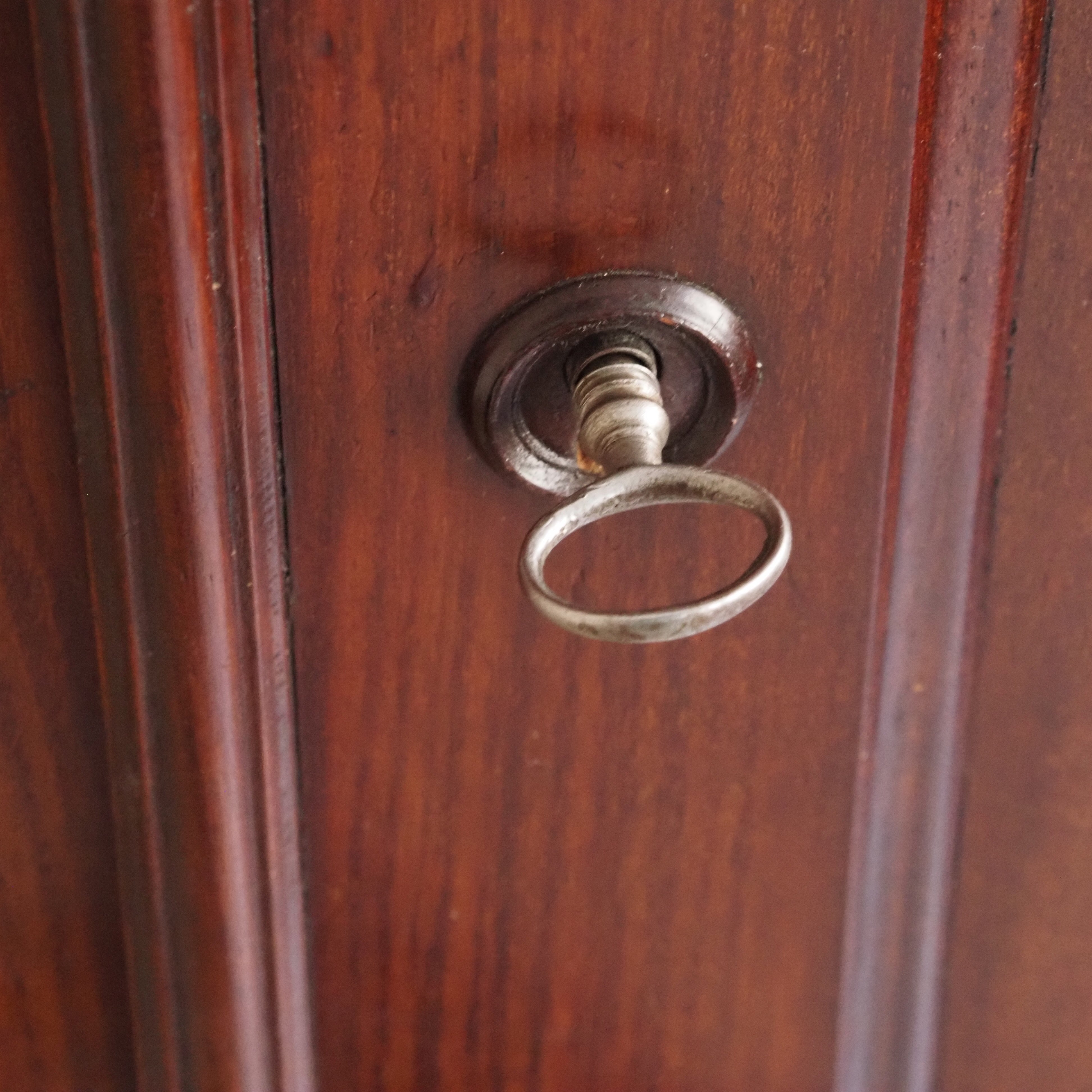 Antiker Mahagoni Kleiderschrank mit Regalböden, Gründerzeit Frankreich um 1900