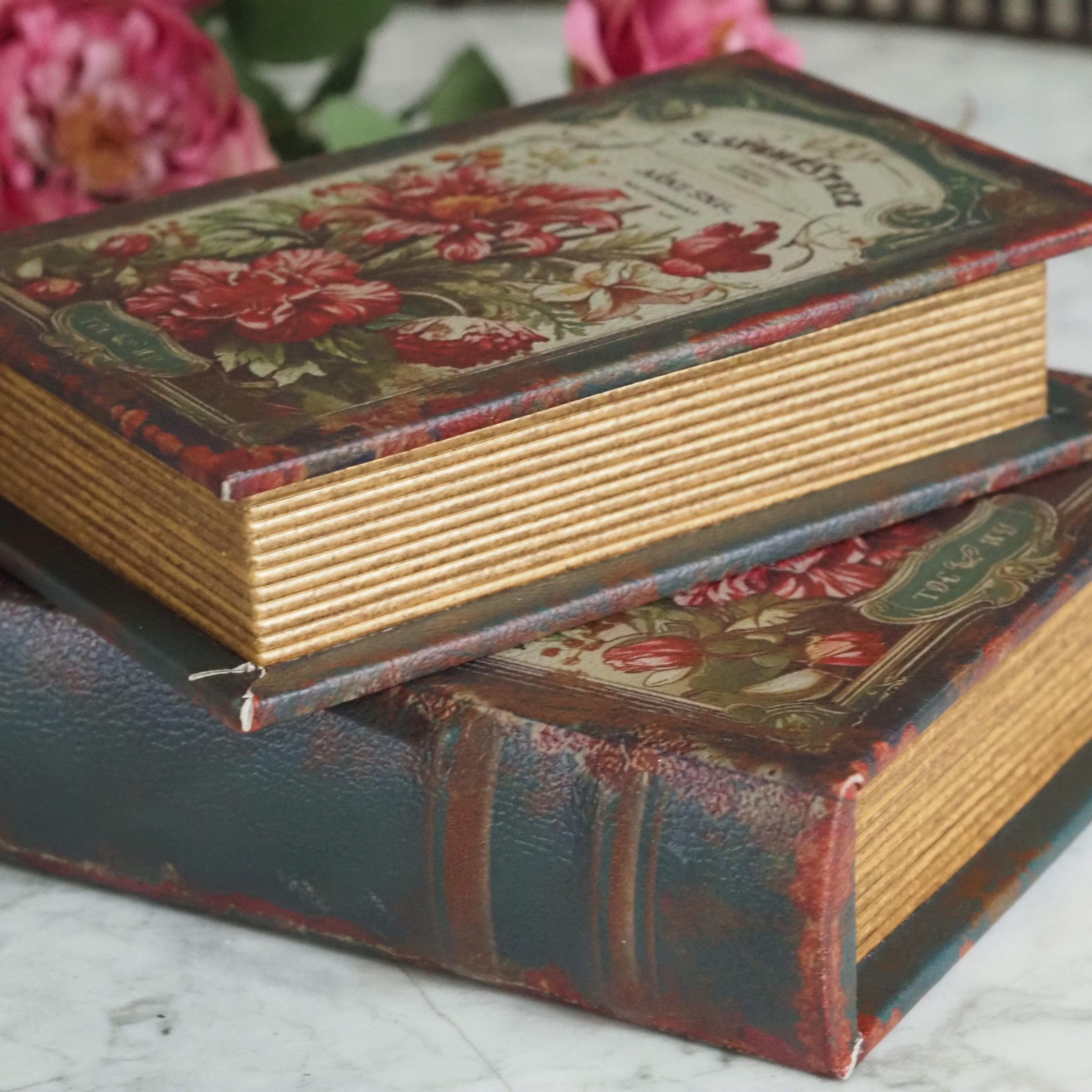 Aufbewahrungsbox Blumen · dekorative Buchbox im Vintage-Stil