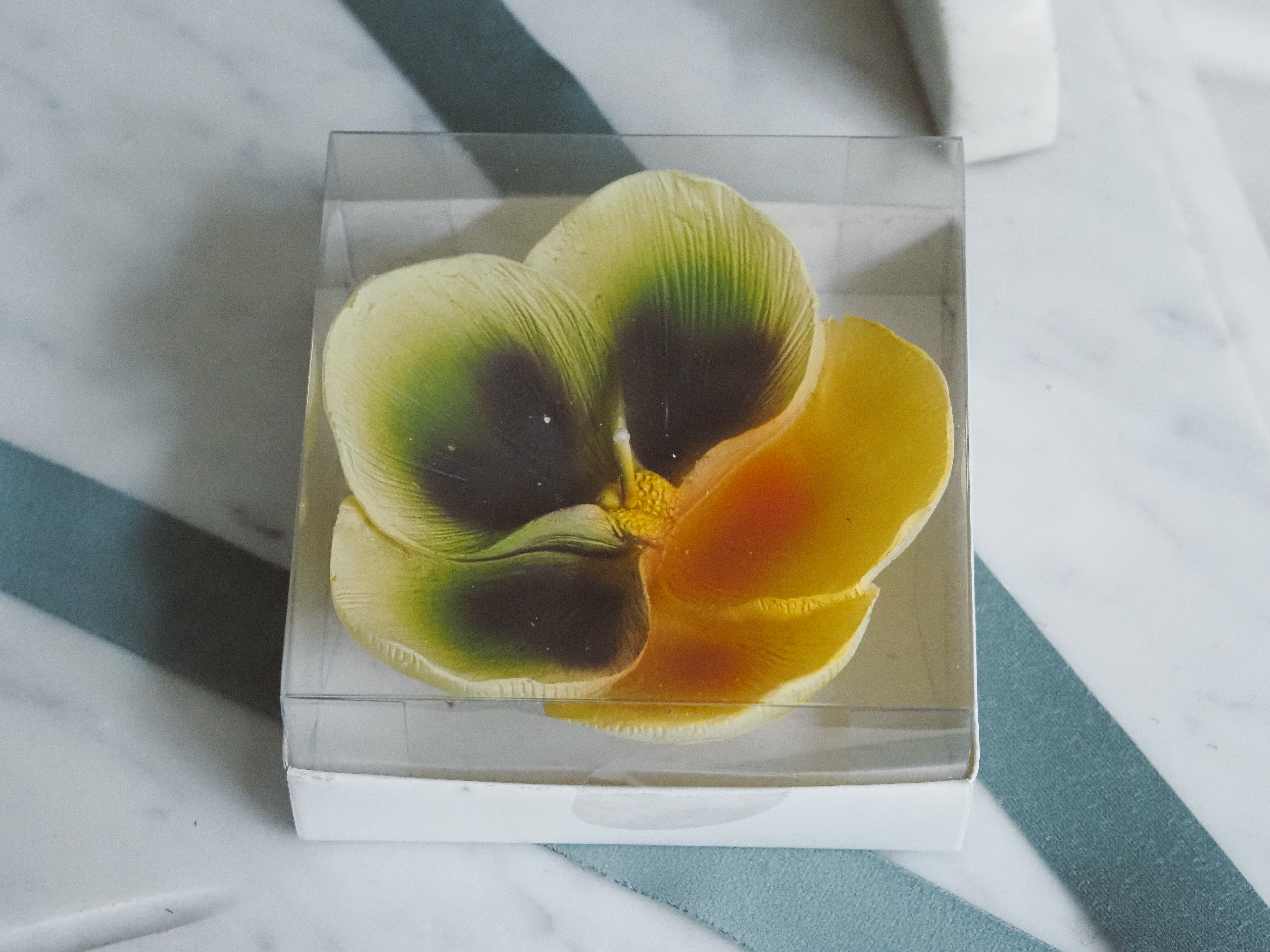 Geschenkkerzen Stiefmütterchen Gelb · florale Dekokerzen im 3er Set