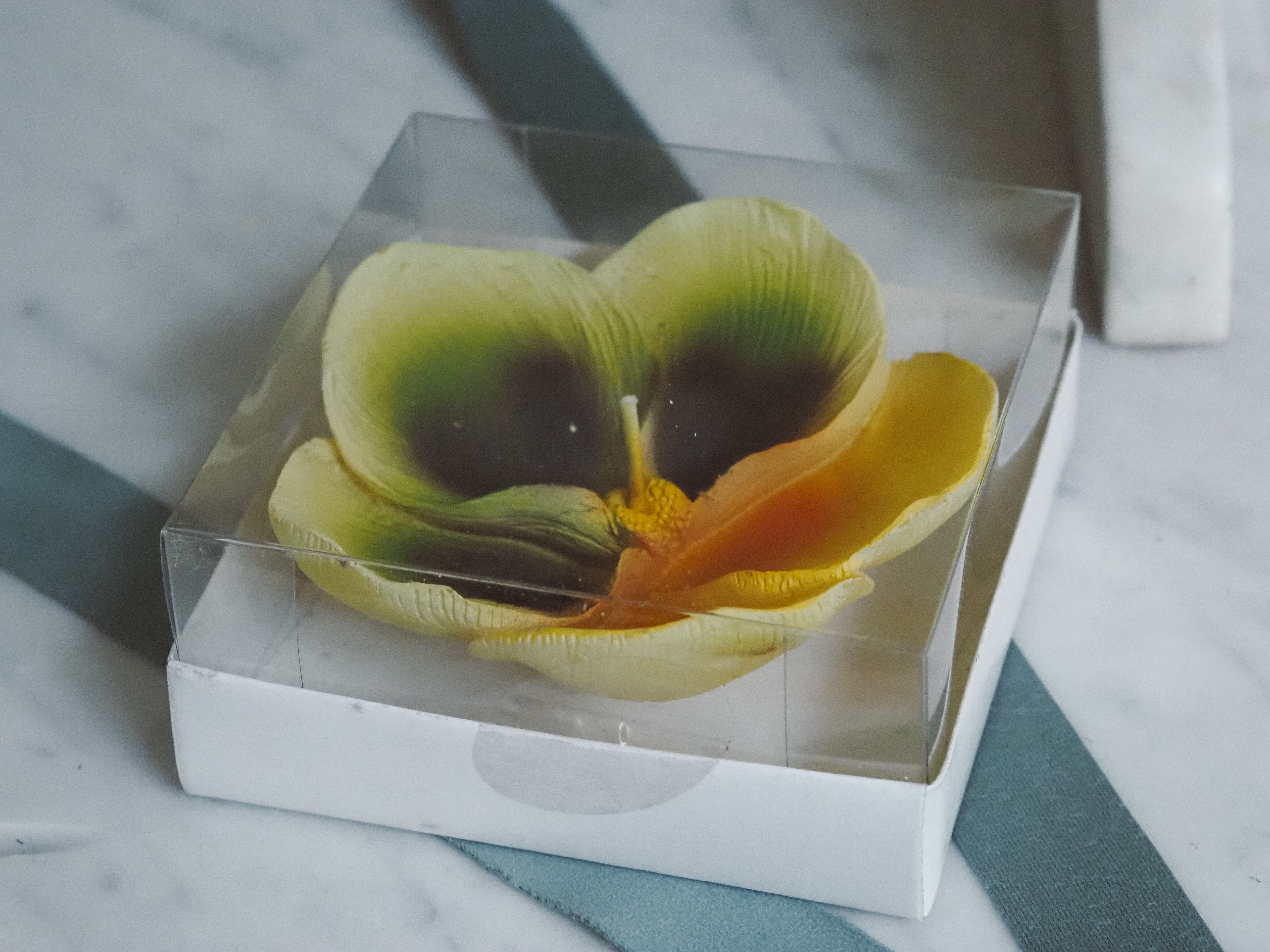 Geschenkkerzen Stiefmütterchen Gelb · florale Dekokerzen im 3er Set